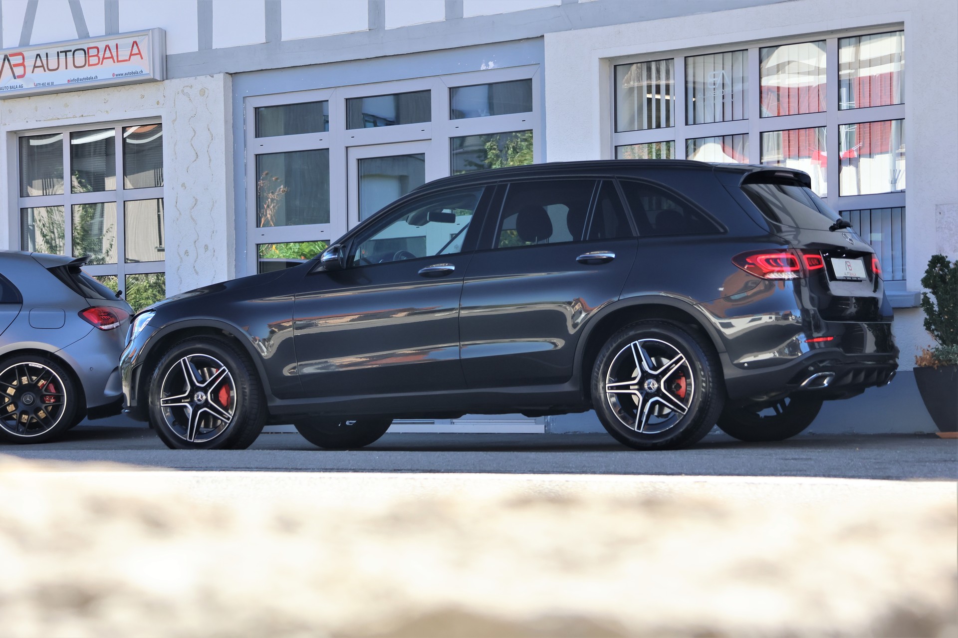 MERCEDES-BENZ GLC 220 d AMG Line 4Matic 9G-Tronic (CH)-showroom-element-2