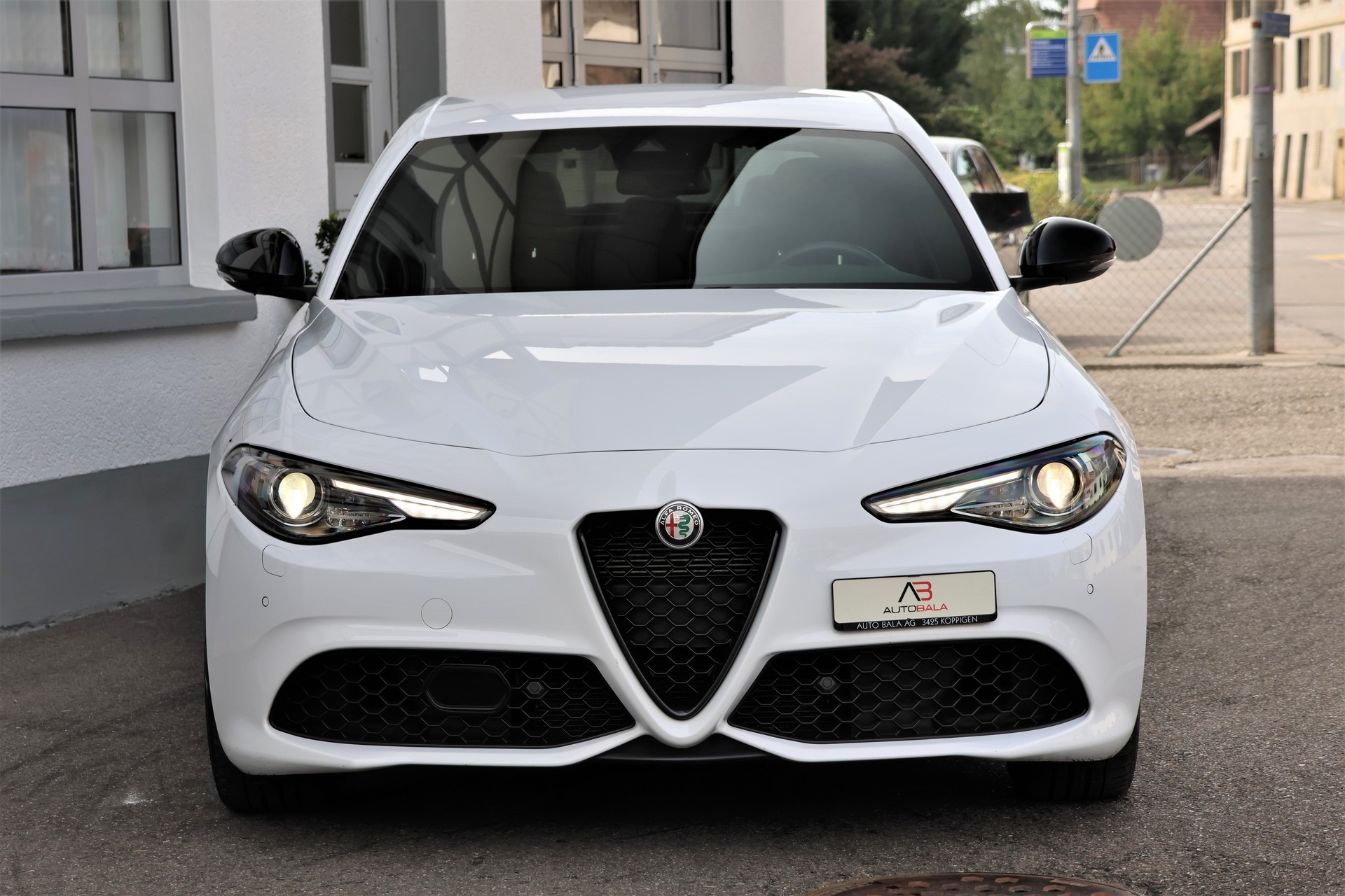 ALFA ROMEO Giulia 2.0 Veloce Q4 (CH)-showroom-element-1