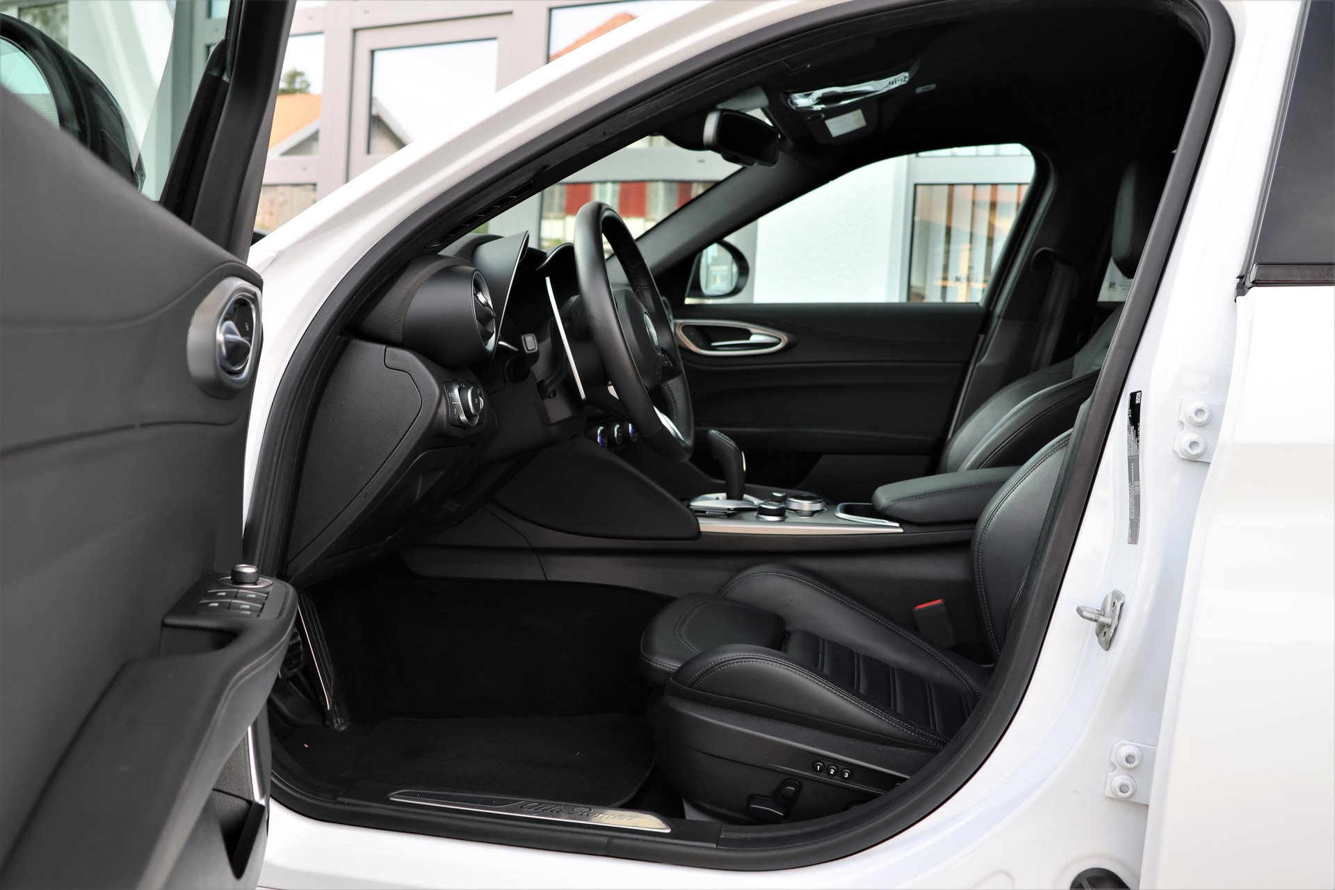 ALFA ROMEO Giulia 2.0 Veloce Q4 (CH)-image-9