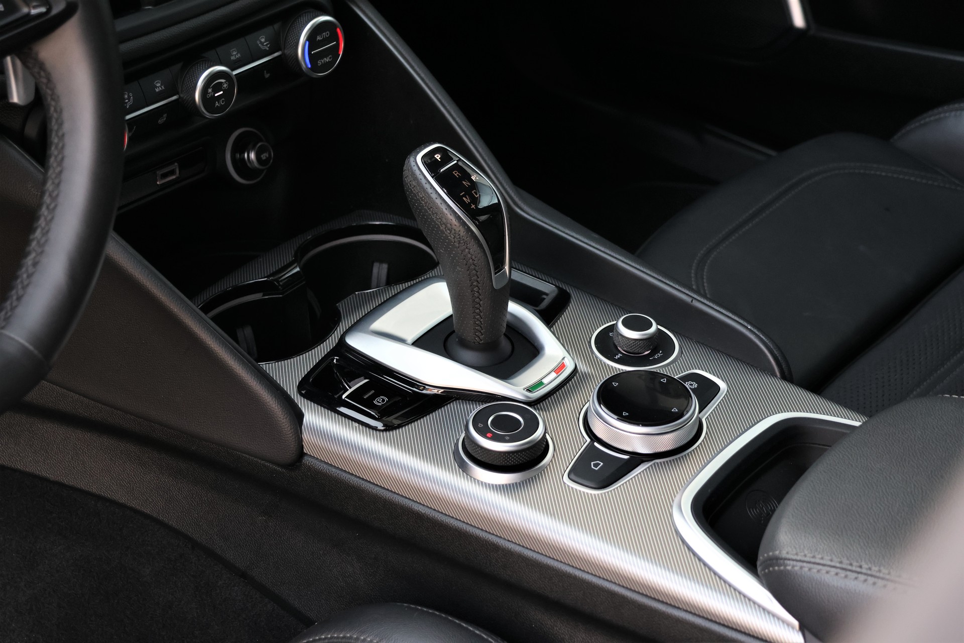 ALFA ROMEO Giulia 2.0 Veloce Q4 (CH)-image-11