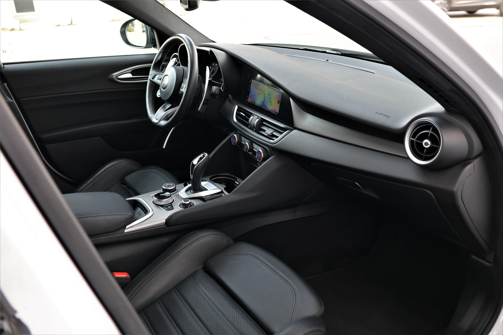 ALFA ROMEO Giulia 2.0 Veloce Q4 (CH)-image-17