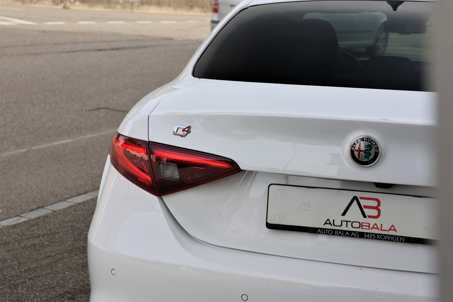 ALFA ROMEO Giulia 2.0 Veloce Q4 (CH)-image-5