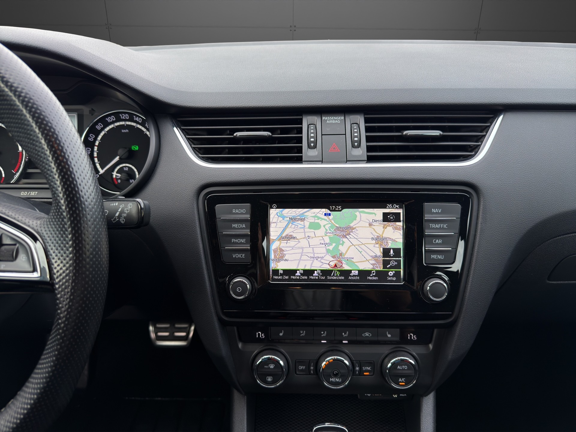 SKODA Octavia Combi 2.0 TDI RS 4x4 DSG-image-13