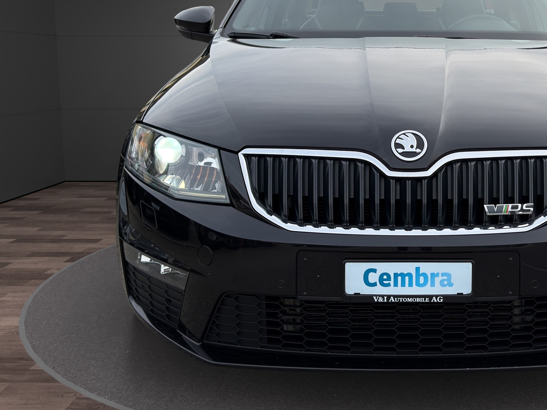 SKODA Octavia Combi 2.0 TDI RS 4x4 DSG-image-8