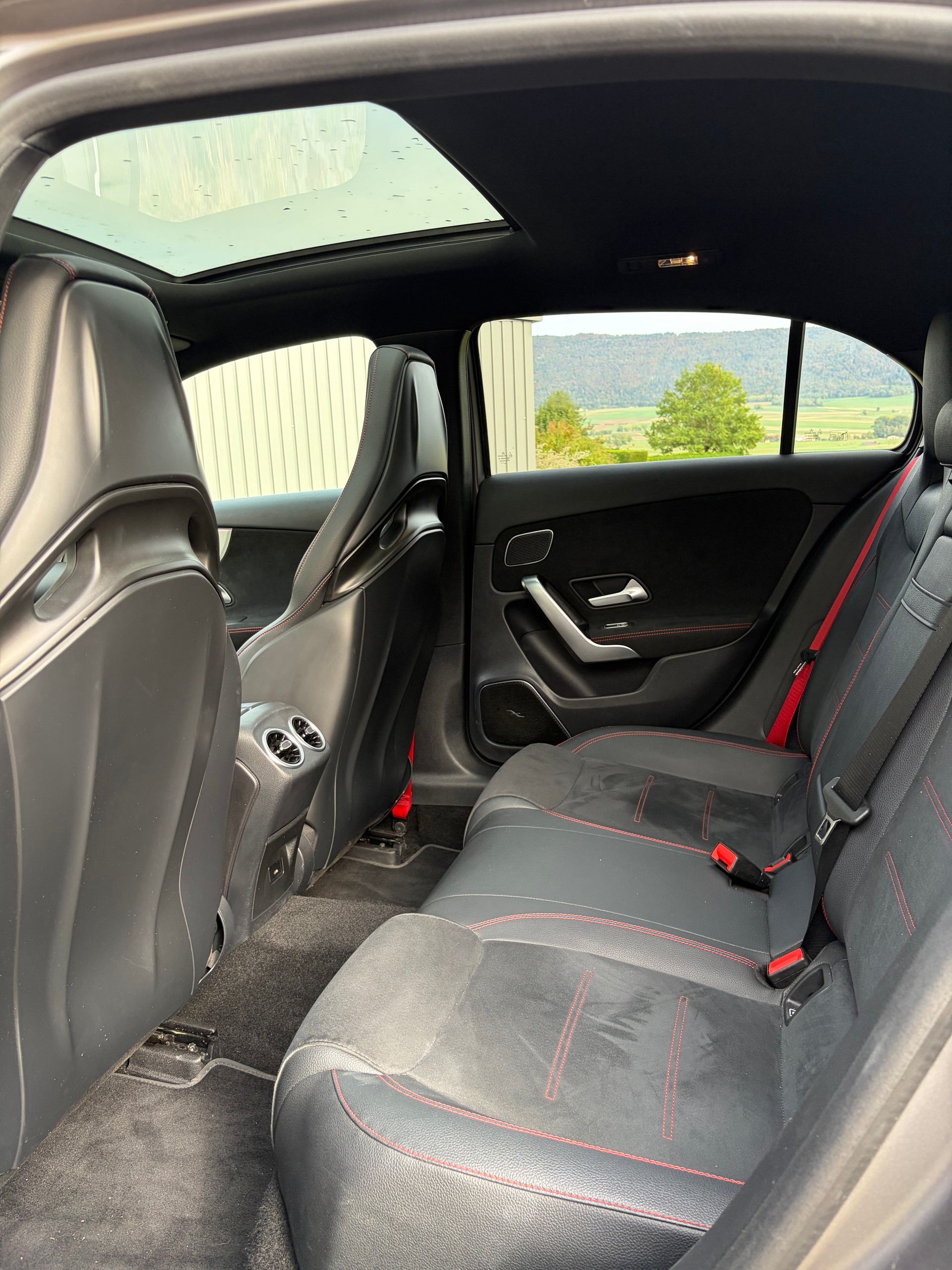 MERCEDES-BENZ A 45 S AMG 4matic+-image-4