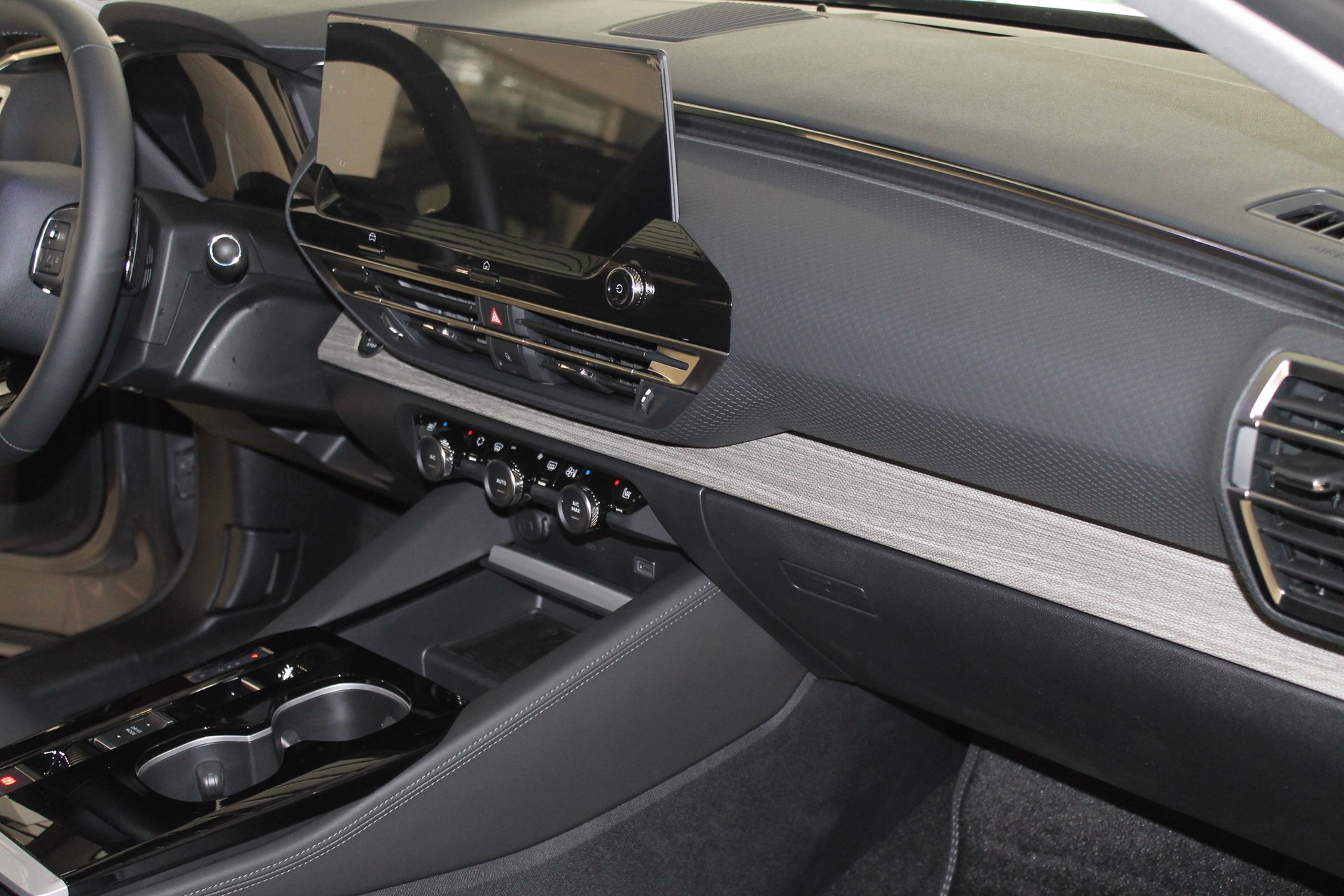 CITROEN C5 X 1.6i PHEV Shine e-EAT8-image-9