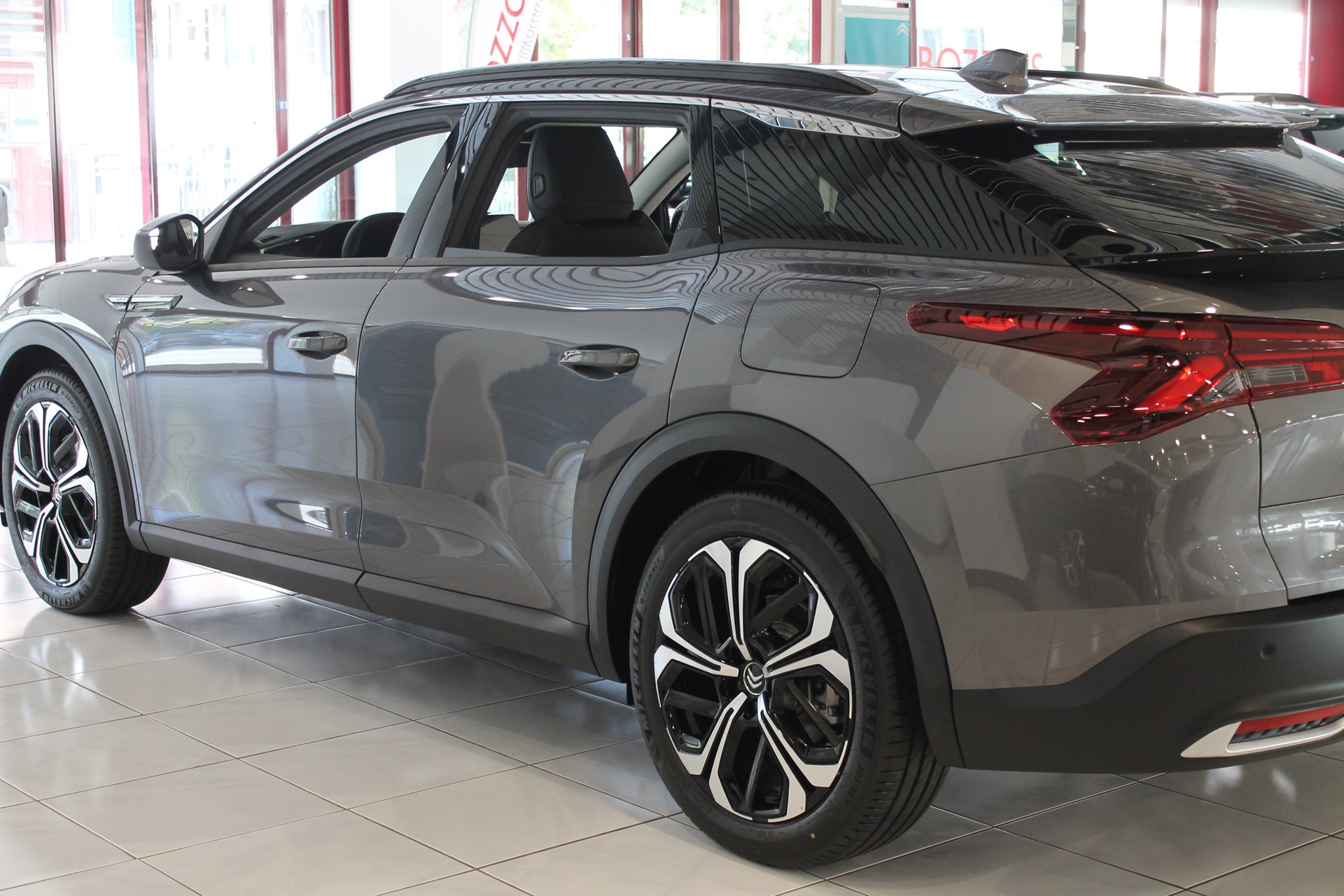 CITROEN C5 X 1.6i PHEV Shine e-EAT8-showroom-element-3