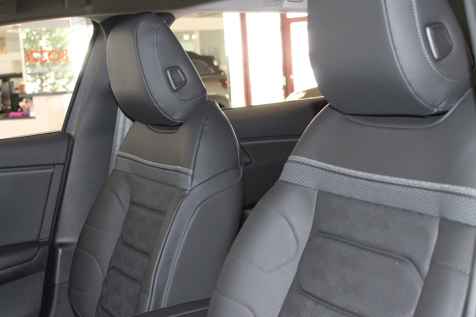 CITROEN C5 X 1.6i PHEV Shine e-EAT8-image-10
