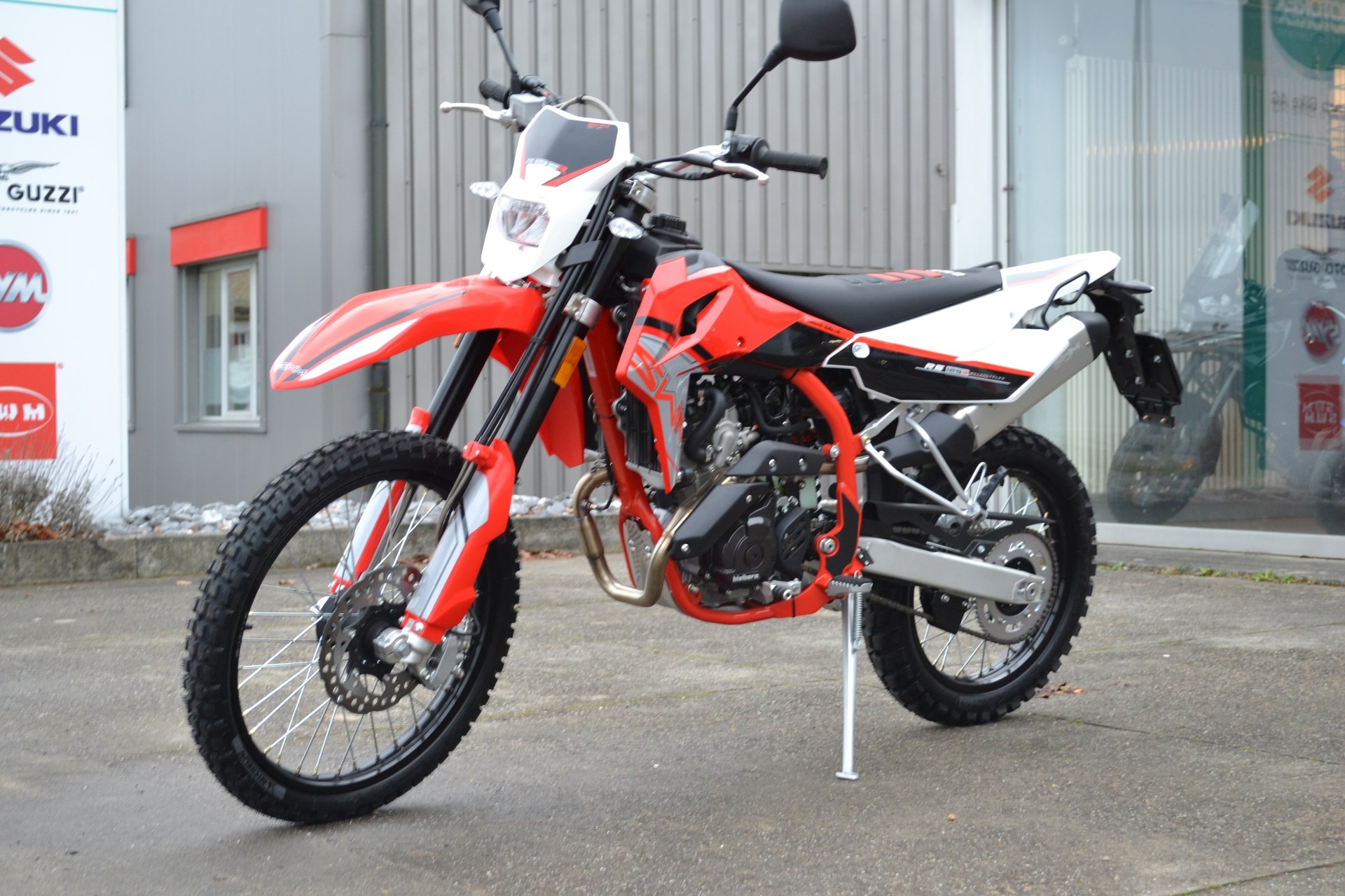 SWM RS125R CBS-image-4