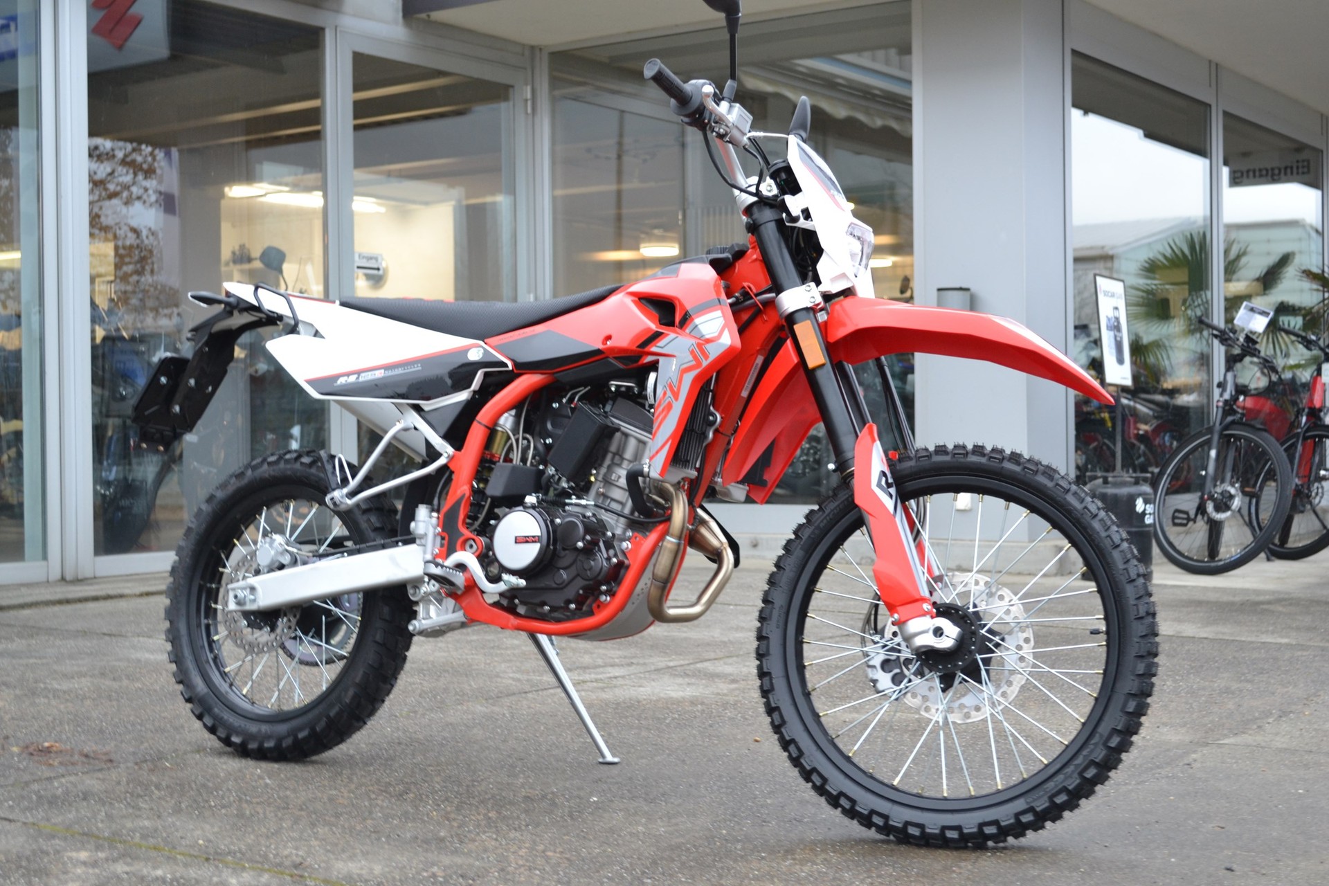 SWM RS125R CBS-image-1