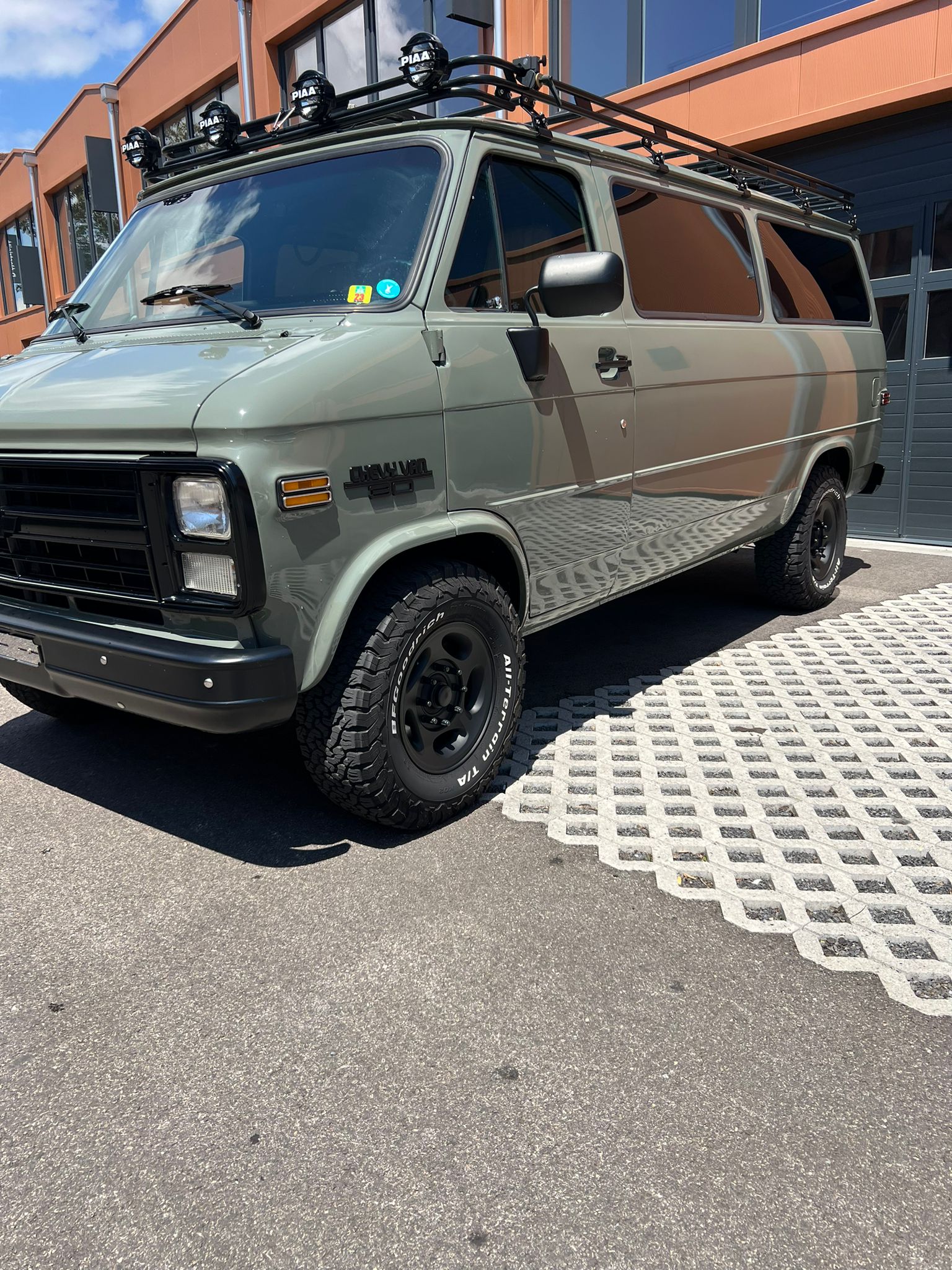 CHEVROLET Chevy Van - 5.7 V8-showroom-element-1
