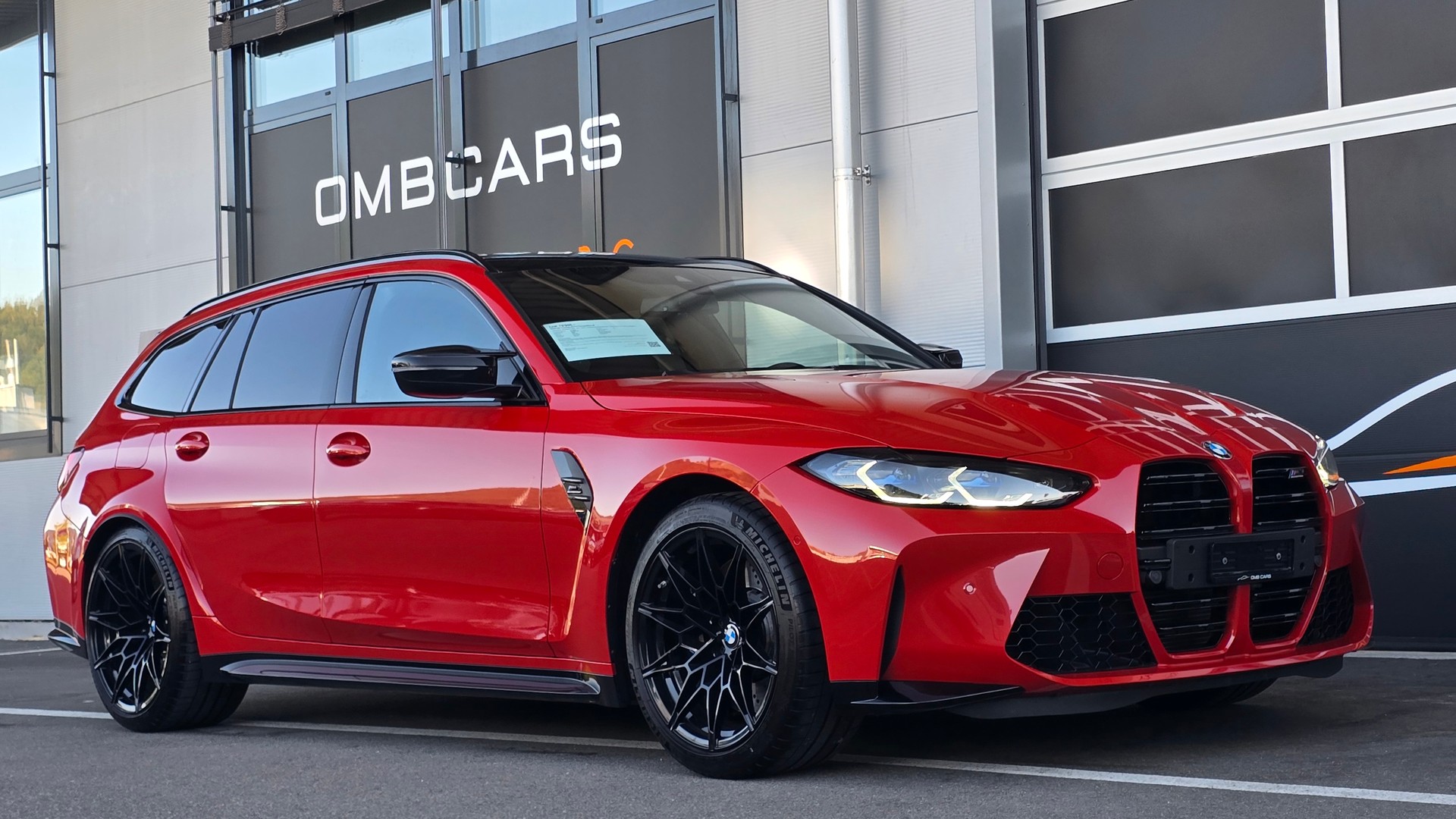 BMW M3 Touring xDrive Competition M-showroom-element-1