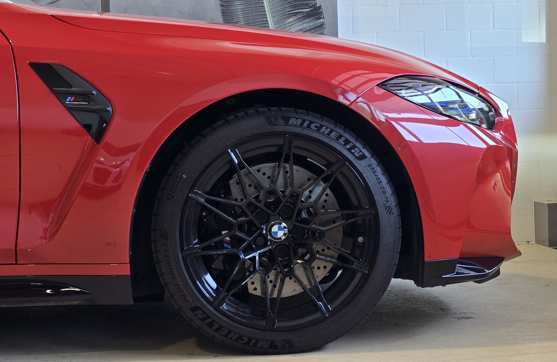 BMW M3 Touring xDrive Competition M-showroom-element-3