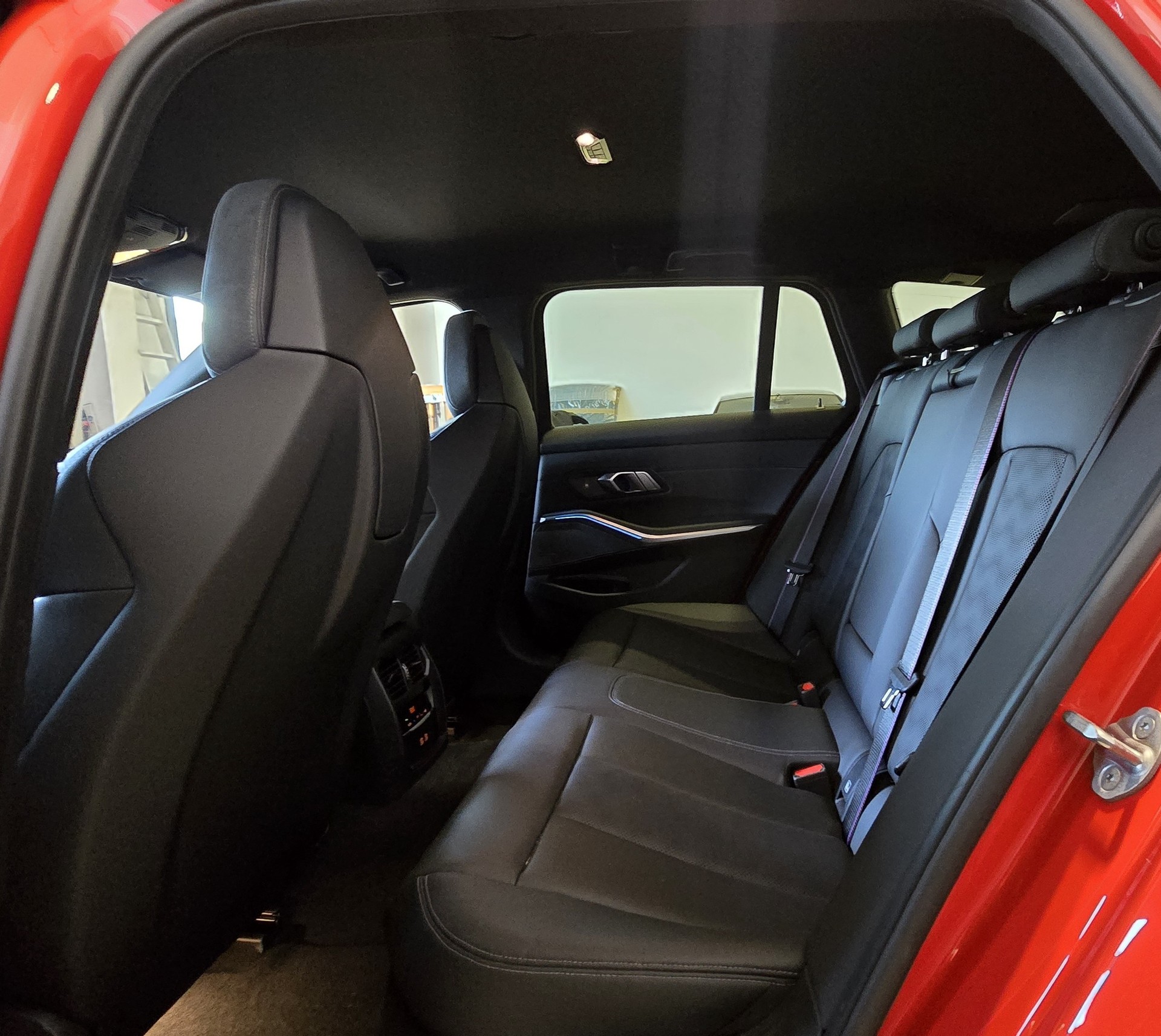 BMW M3 Touring xDrive Competition M-image-16
