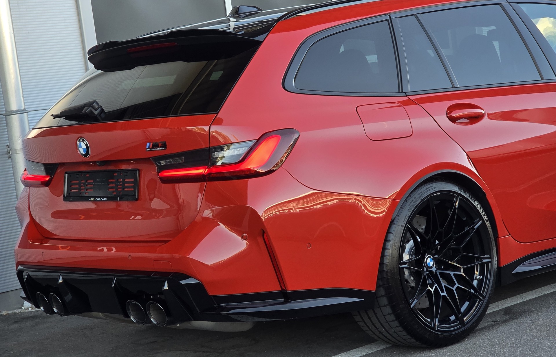 BMW M3 Touring xDrive Competition M-image-6