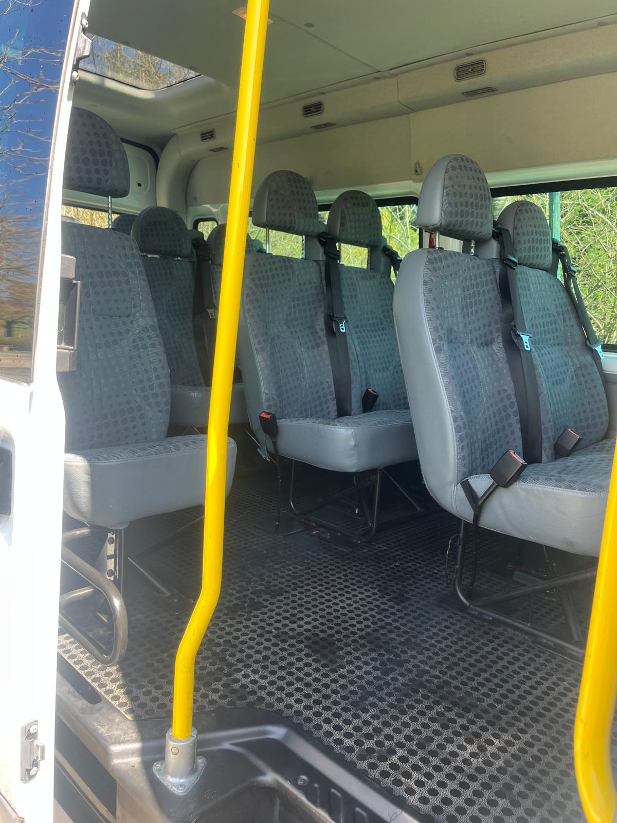 FORD Transit 2.4TDCi Bus M2 350L 4x4 Trend 14Pl.-image-9