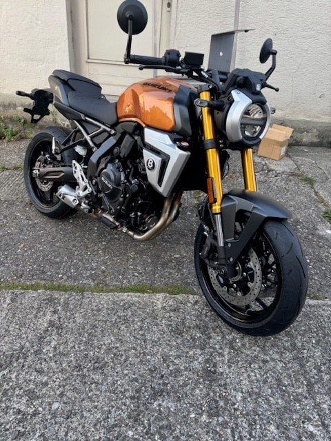 SUZUKI 8T-image-1