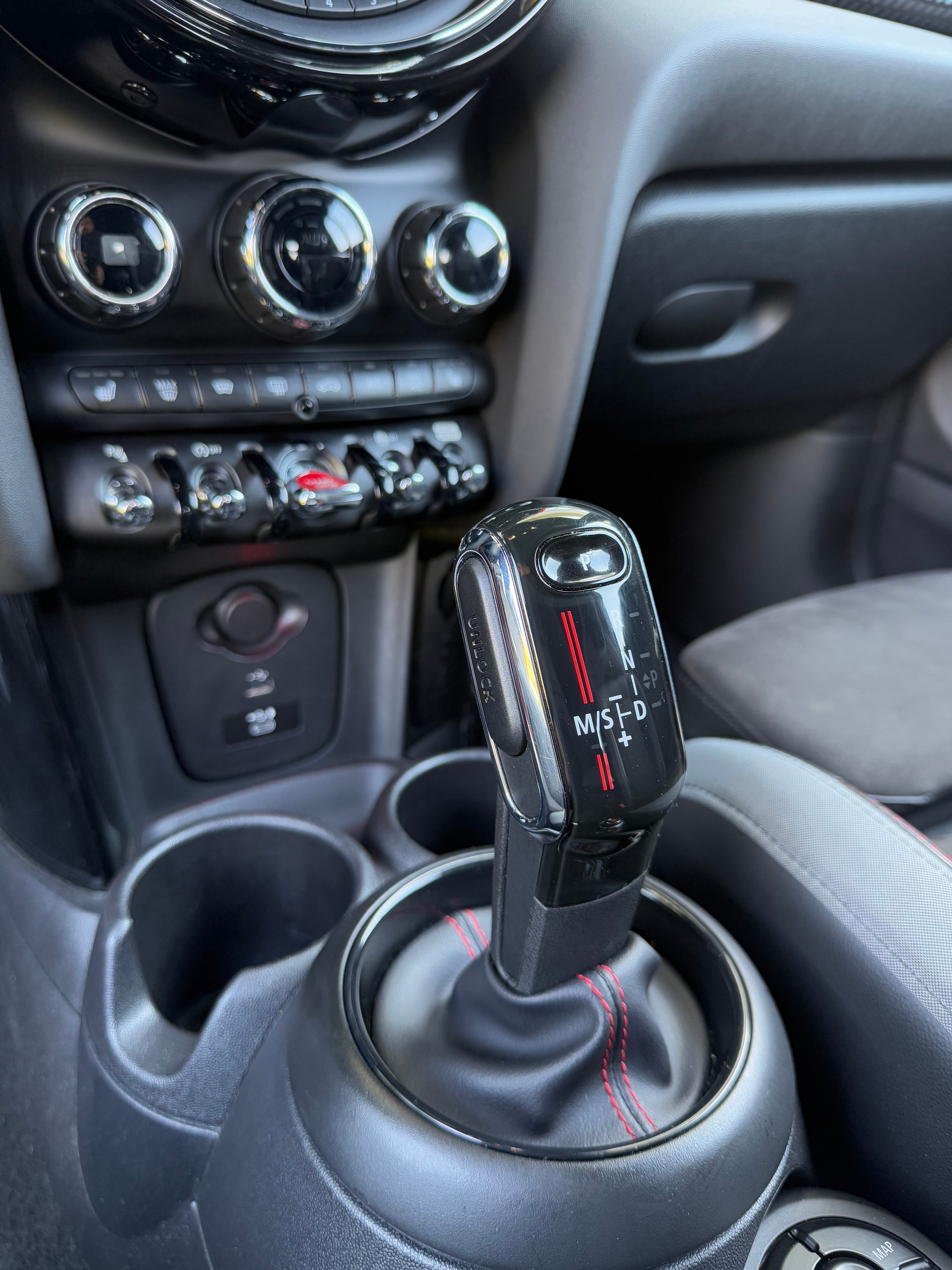 MINI Cooper John Cooper Works Steptronic-image-13