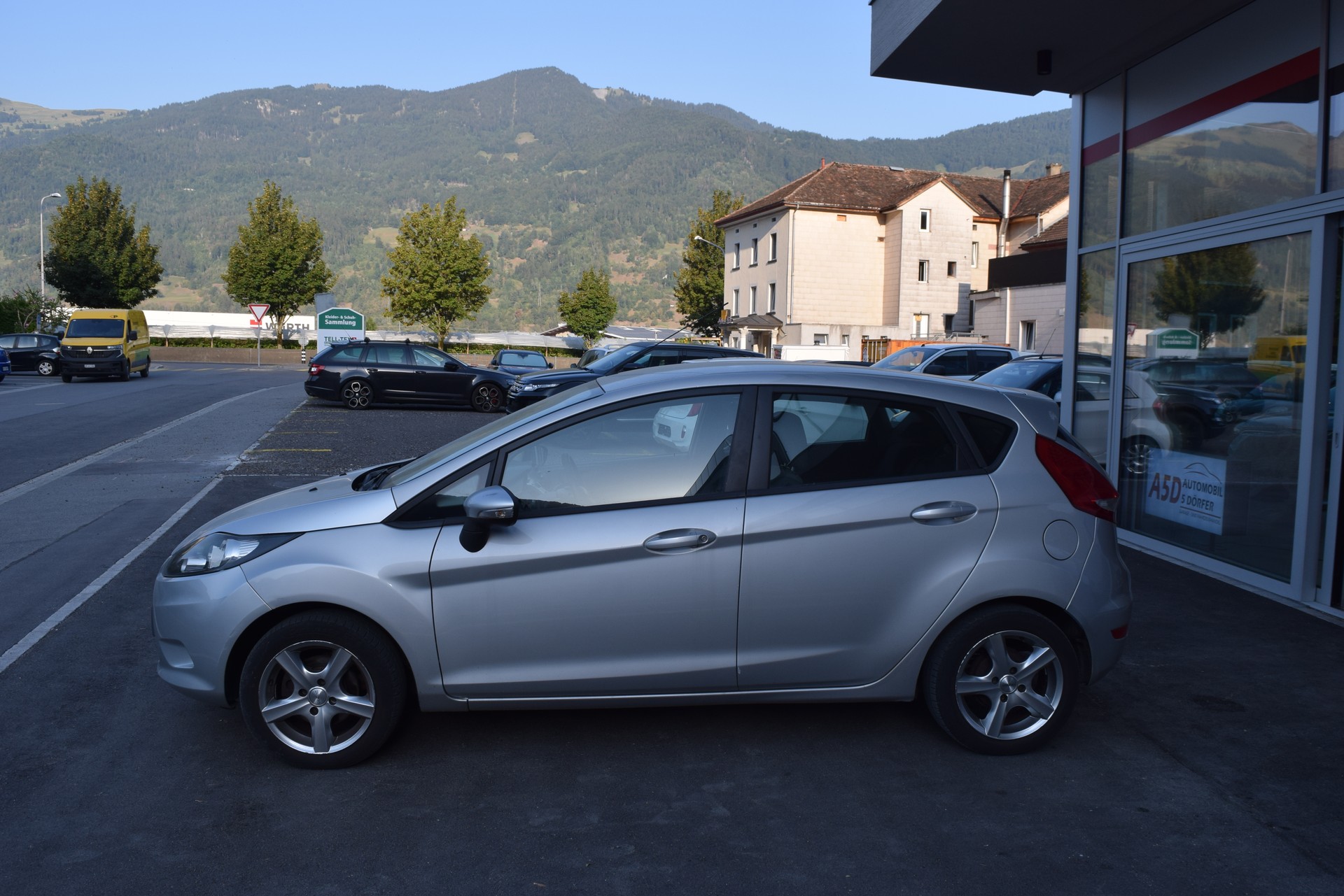 FORD Fiesta 1.4 16V Trend-showroom-element-3