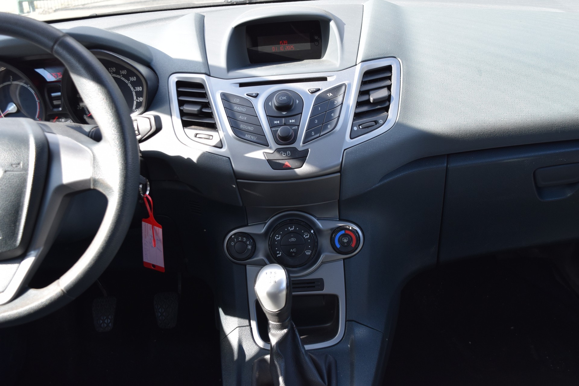 FORD Fiesta 1.4 16V Trend-image-12