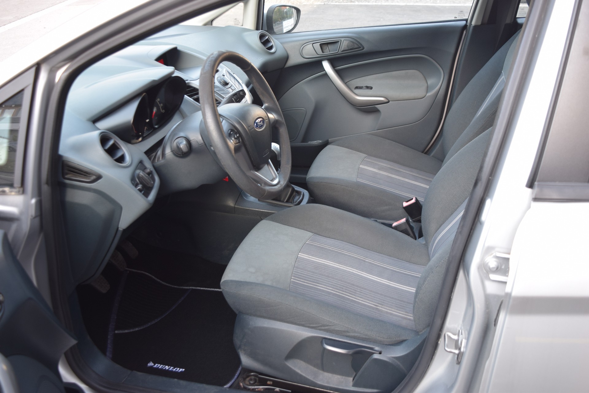 FORD Fiesta 1.4 16V Trend-image-15