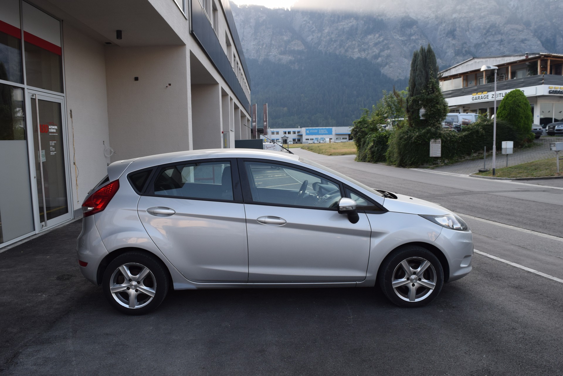 FORD Fiesta 1.4 16V Trend-image-8