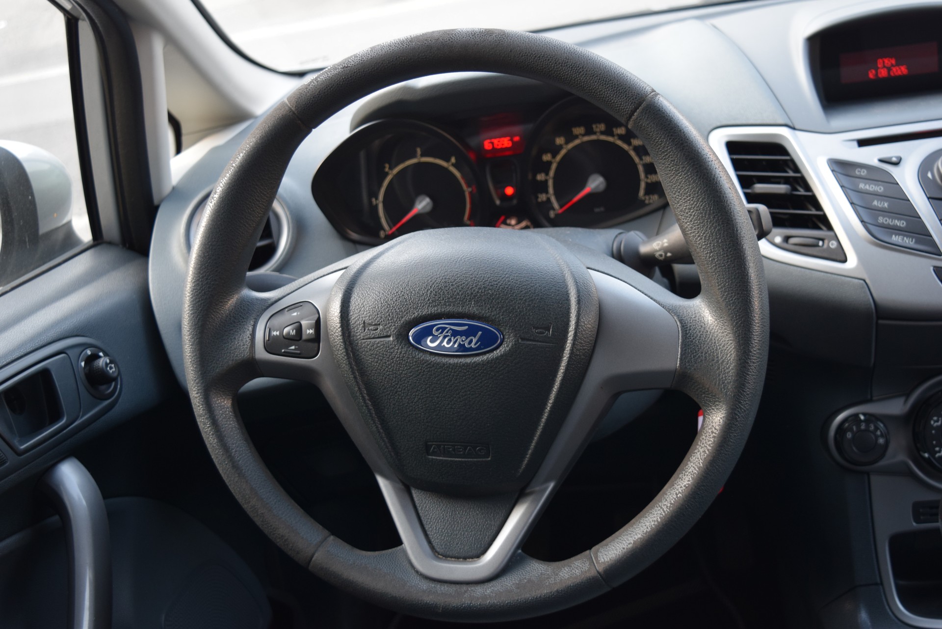FORD Fiesta 1.4 16V Trend-image-13