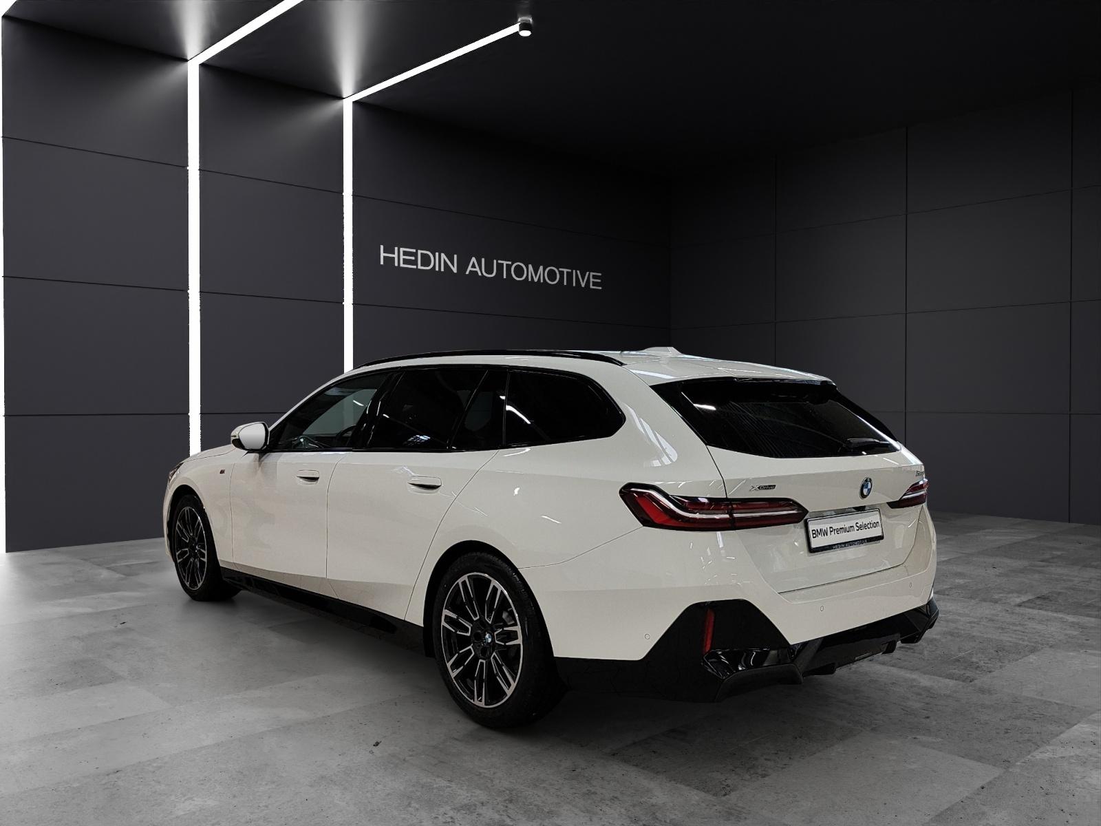 BMW 520d xDrive Touring/Attraktiven Leasingzinssatz ab 1,9 % bei Abschluss einer BMW Fahrzeugversicherung.-showroom-element-2