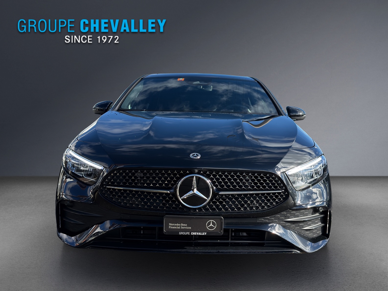 MERCEDES-BENZ A 200 Night Star 7G-DCT-showroom-element-1