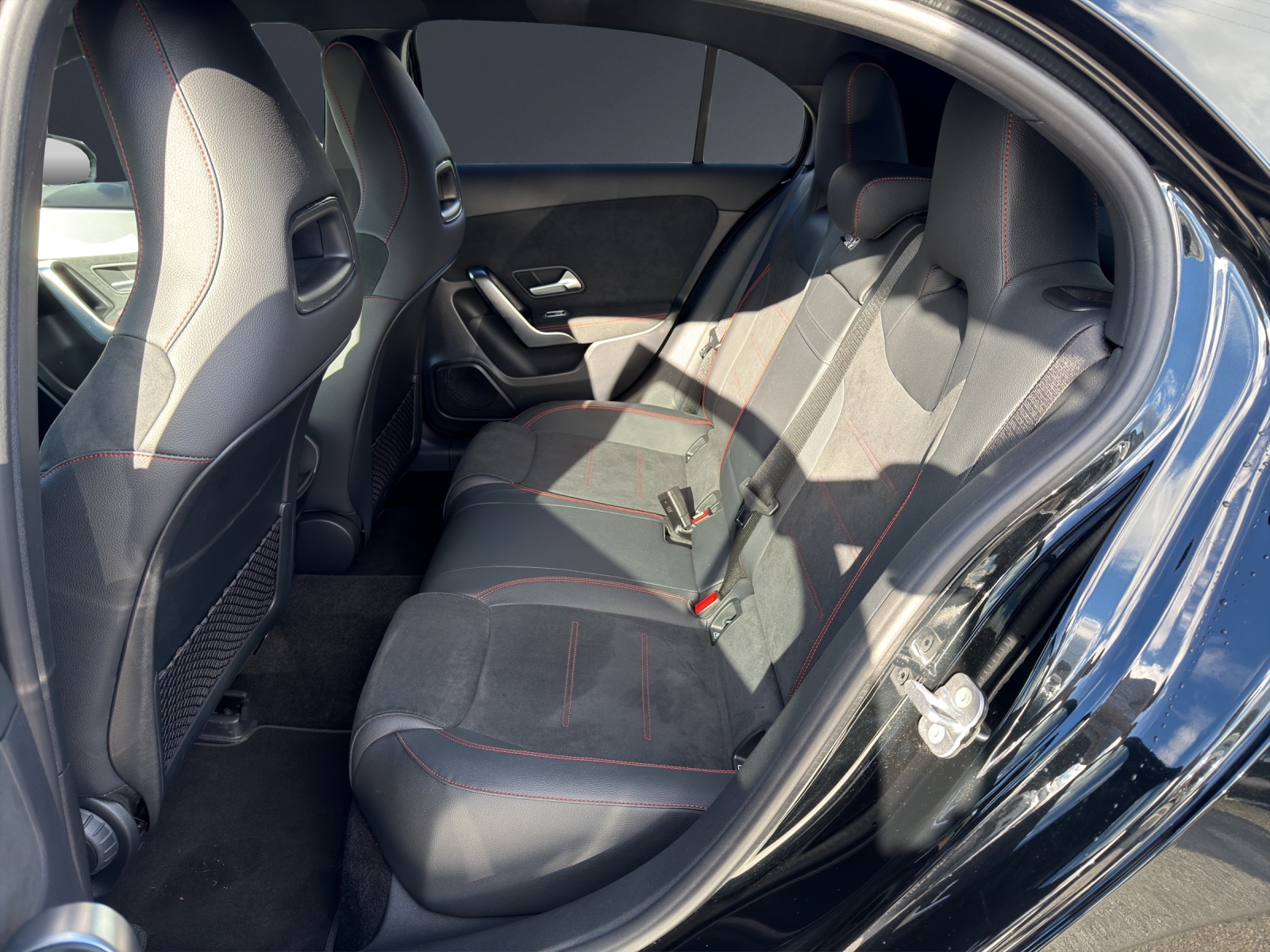 MERCEDES-BENZ A 200 Night Star 7G-DCT-image-10