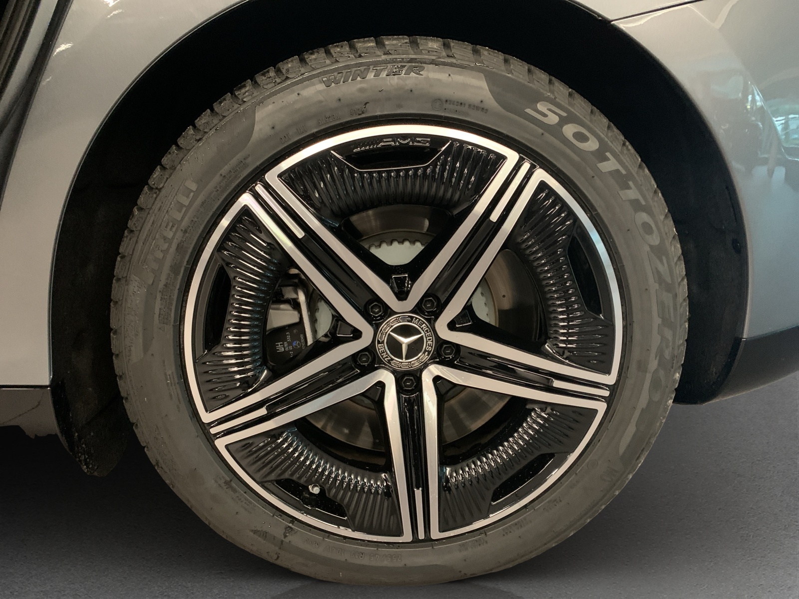 MERCEDES-BENZ EQE 500 4 Matic Exe. Ed.-image-11