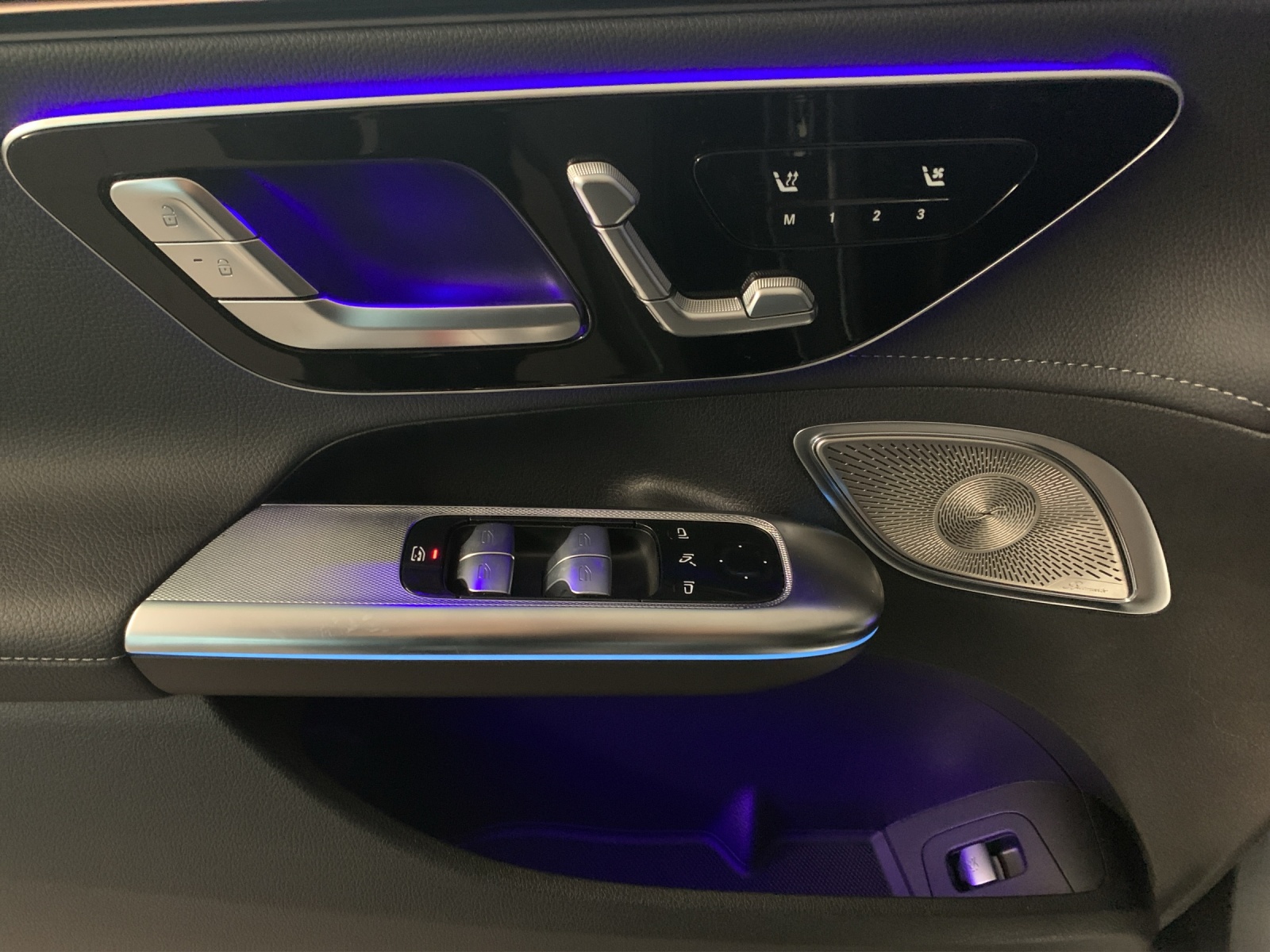 MERCEDES-BENZ EQE 500 4 Matic Exe. Ed.-image-10