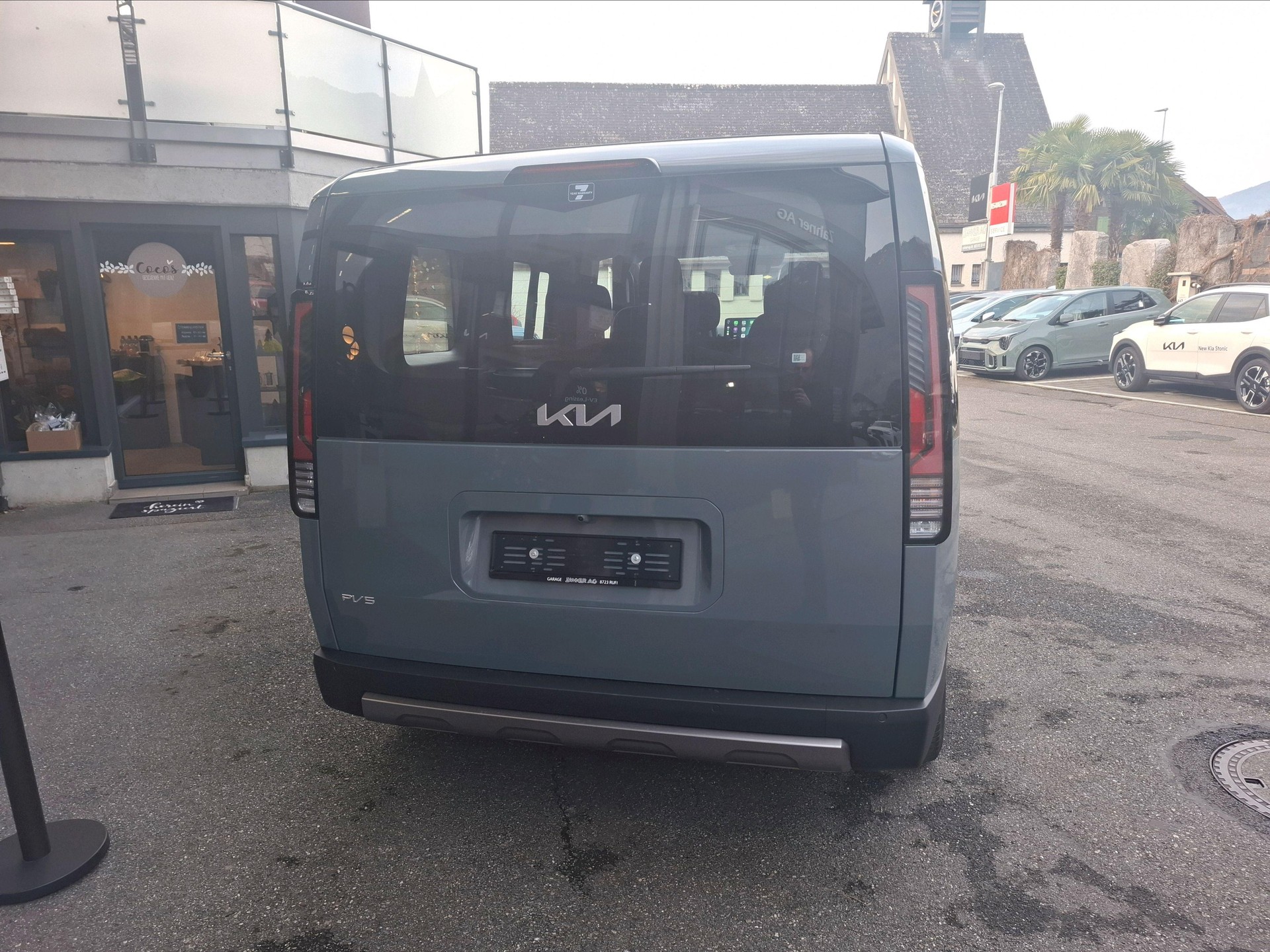 KIA PV5 Passenger 71.2 kWh Plus-image-11