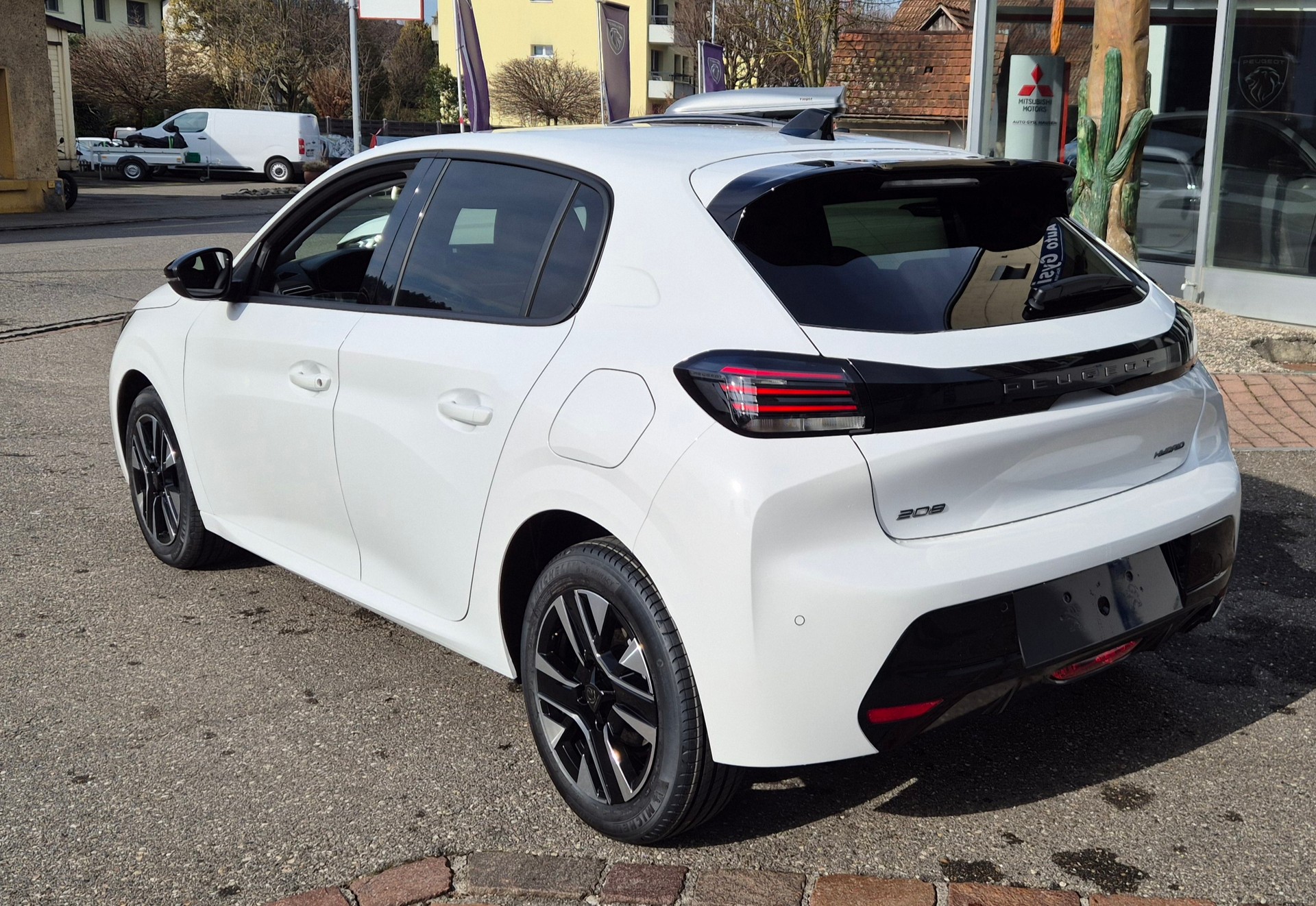 PEUGEOT 208 1.2 MHEV Style Helvetia (441)-image-9