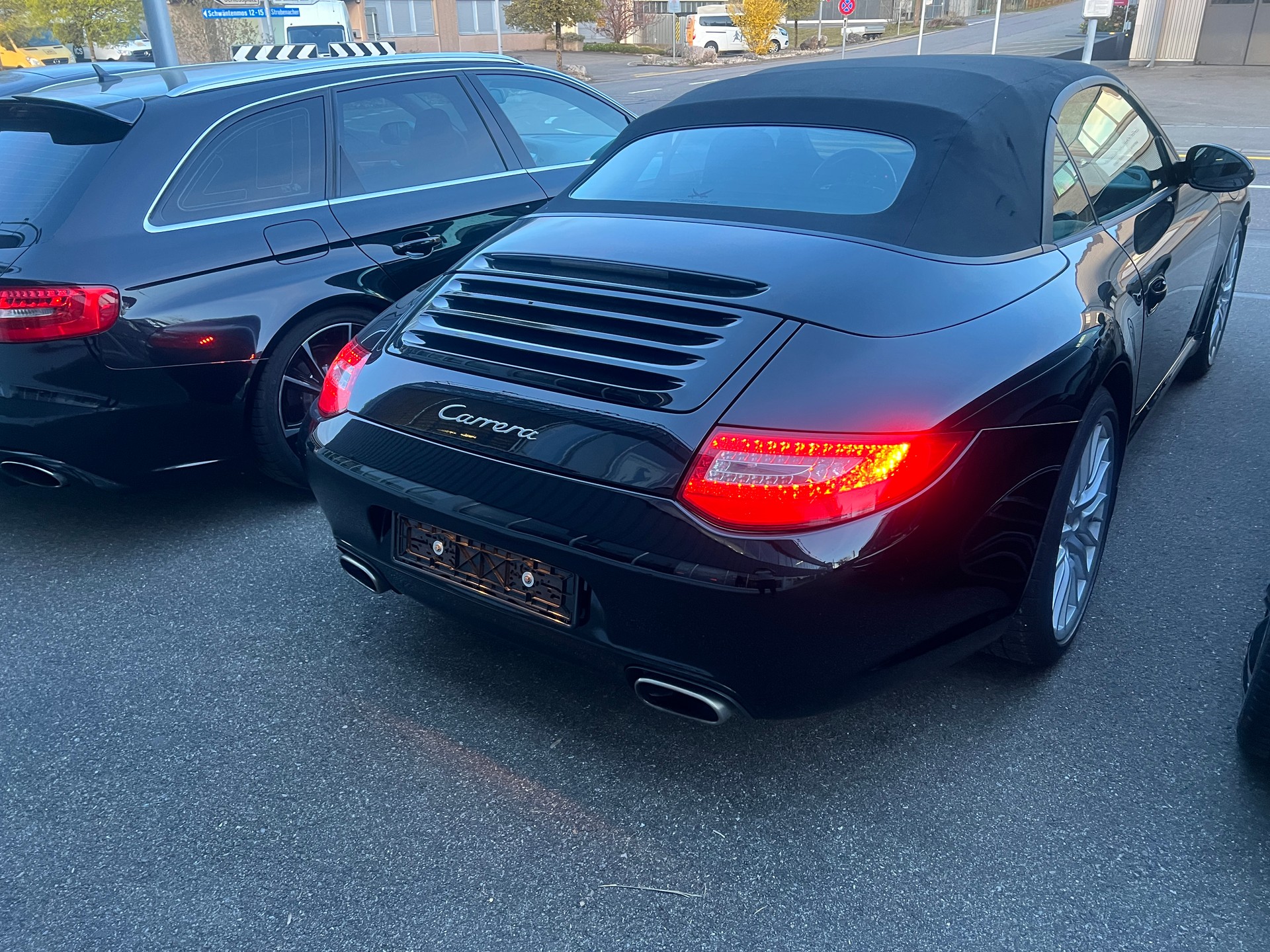 PORSCHE 911 Cabrio Carrera-image-15