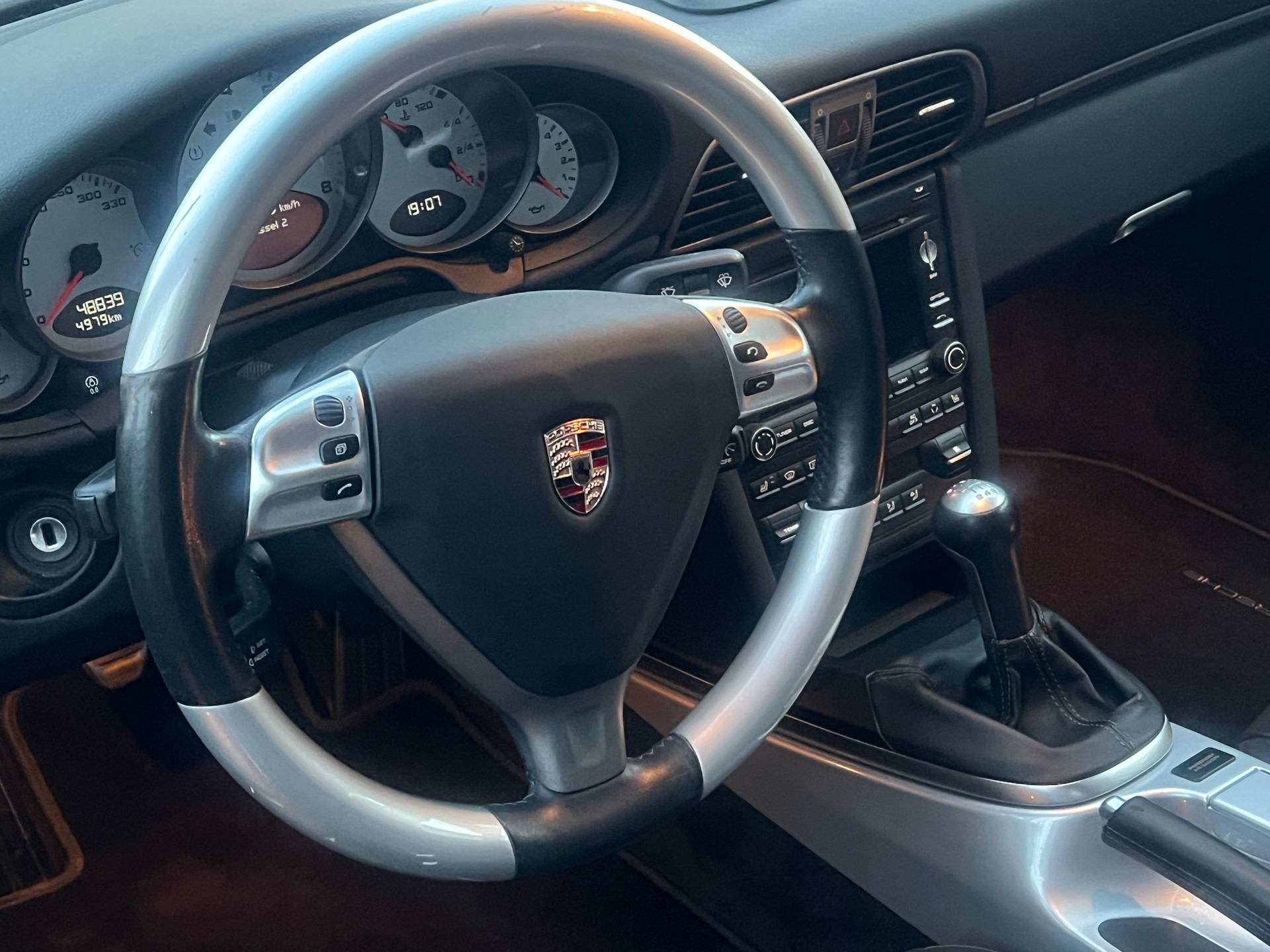 PORSCHE 911 Cabrio Carrera-image-7