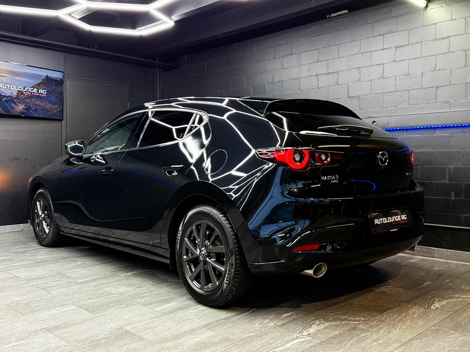 MAZDA 3 Hatchback SKYACTIV-X M Hybrid 186 AWD Homura Automat-image-4
