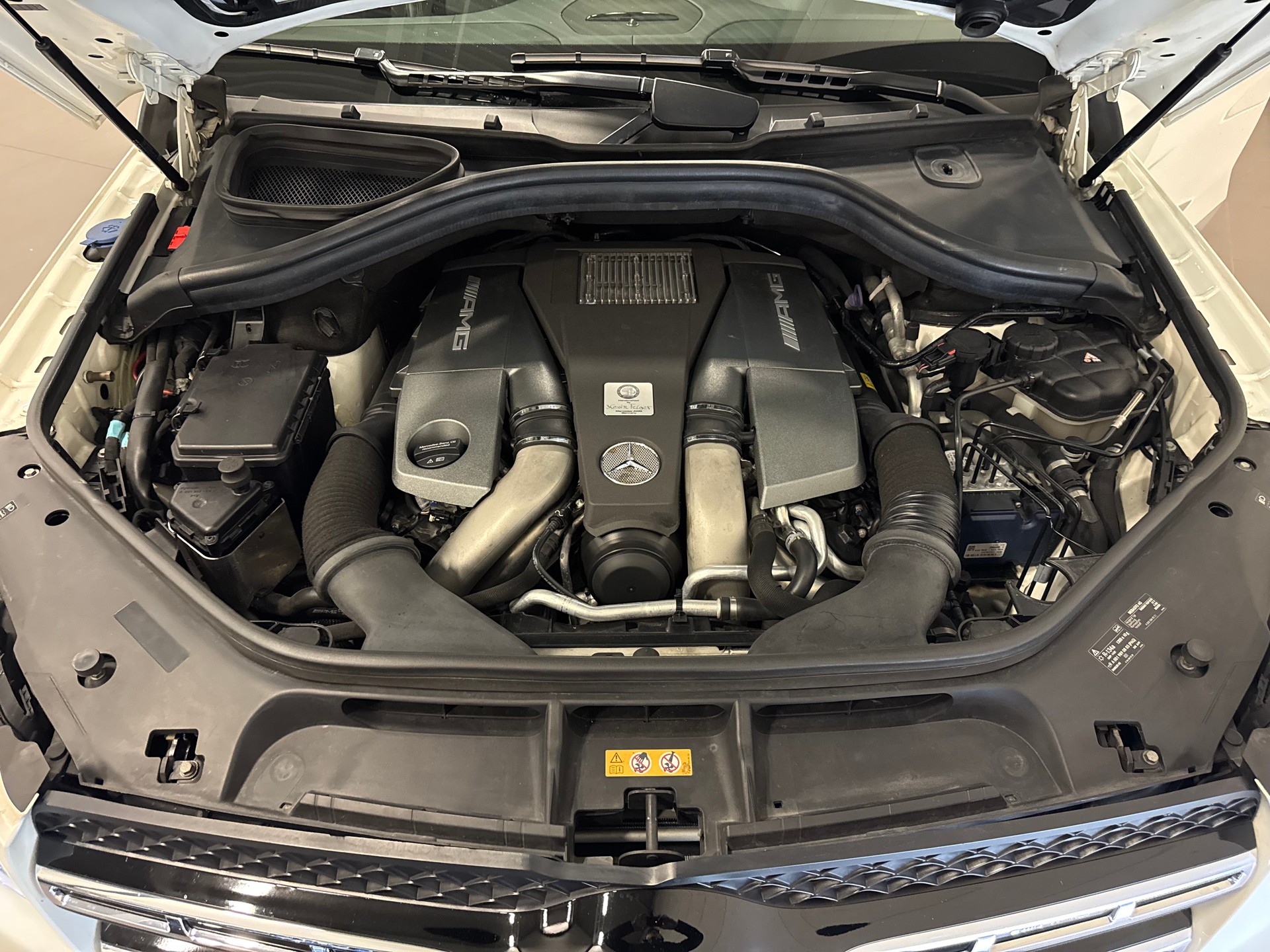 MERCEDES-BENZ GLS 63 AMG 4Matic Speedshift Plus 7G-Tronic-image-30