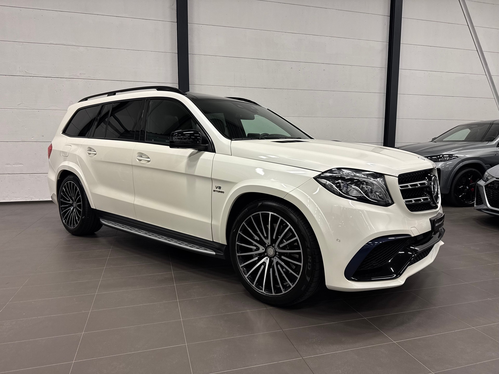 MERCEDES-BENZ GLS 63 AMG 4Matic Speedshift Plus 7G-Tronic-showroom-element-1