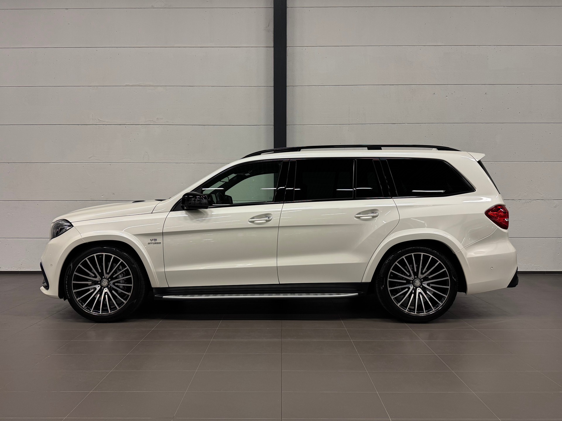 MERCEDES-BENZ GLS 63 AMG 4Matic Speedshift Plus 7G-Tronic-image-8
