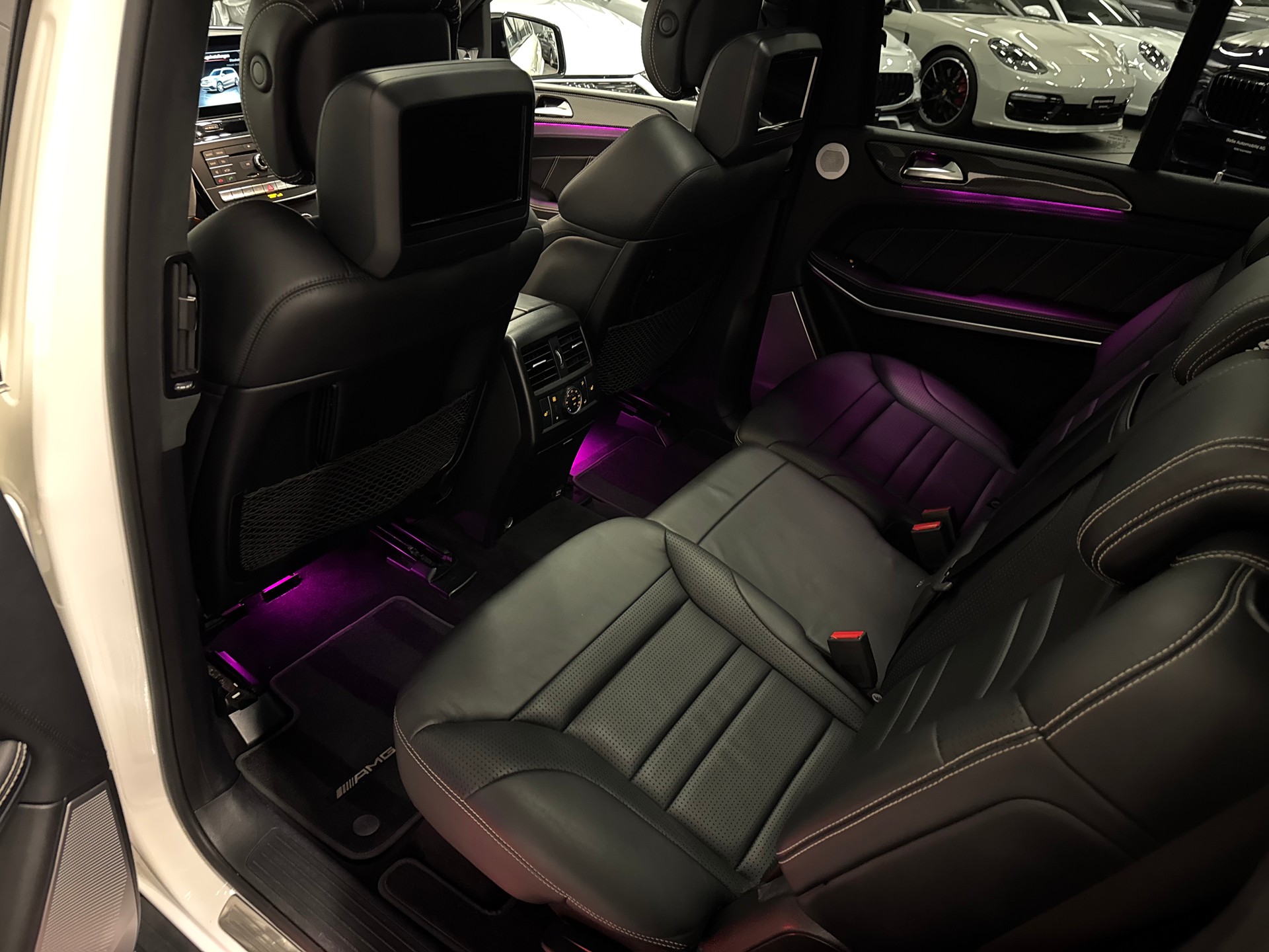 MERCEDES-BENZ GLS 63 AMG 4Matic Speedshift Plus 7G-Tronic-image-19