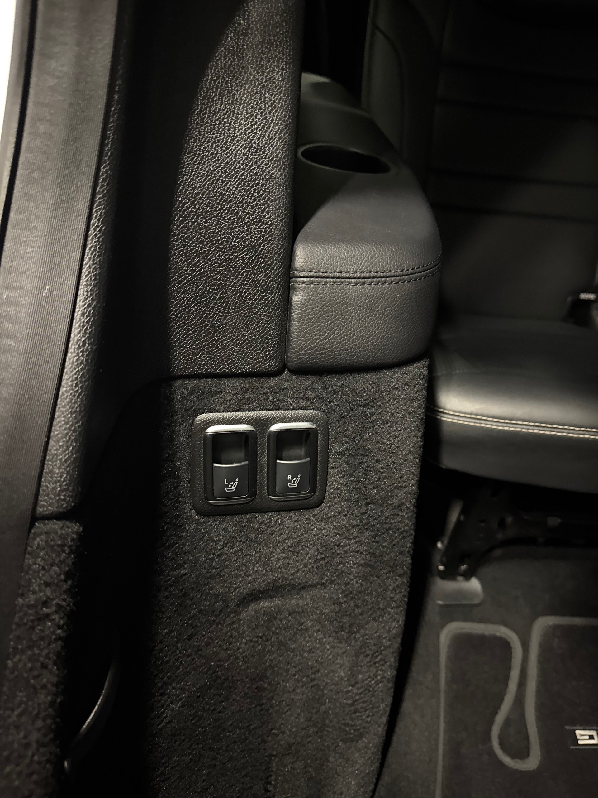 MERCEDES-BENZ GLS 63 AMG 4Matic Speedshift Plus 7G-Tronic-image-29
