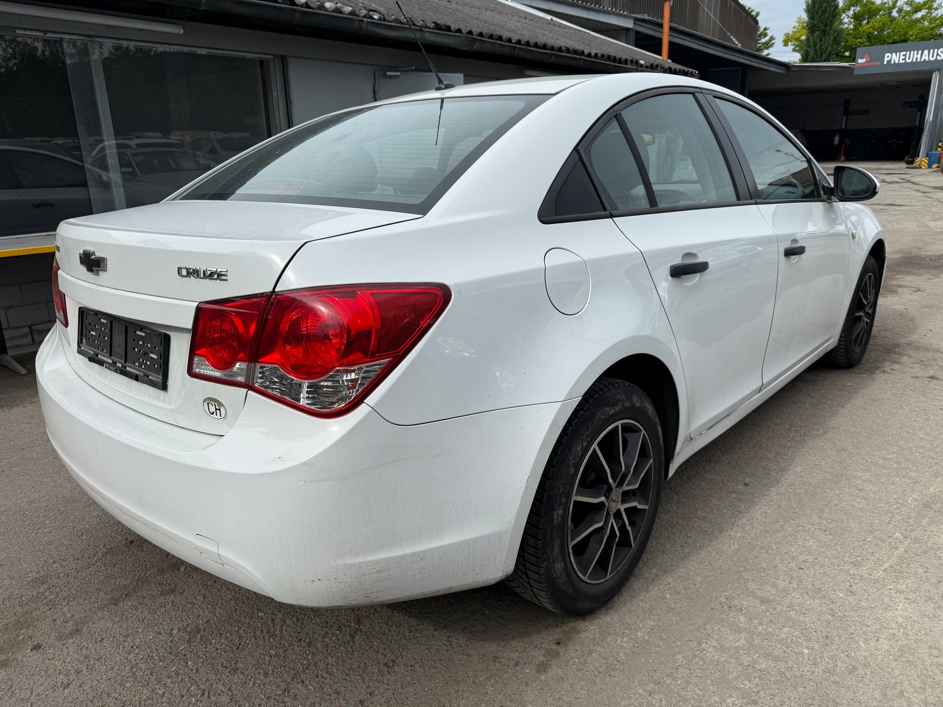 CHEVROLET Cruze 1.6 LS-image-6