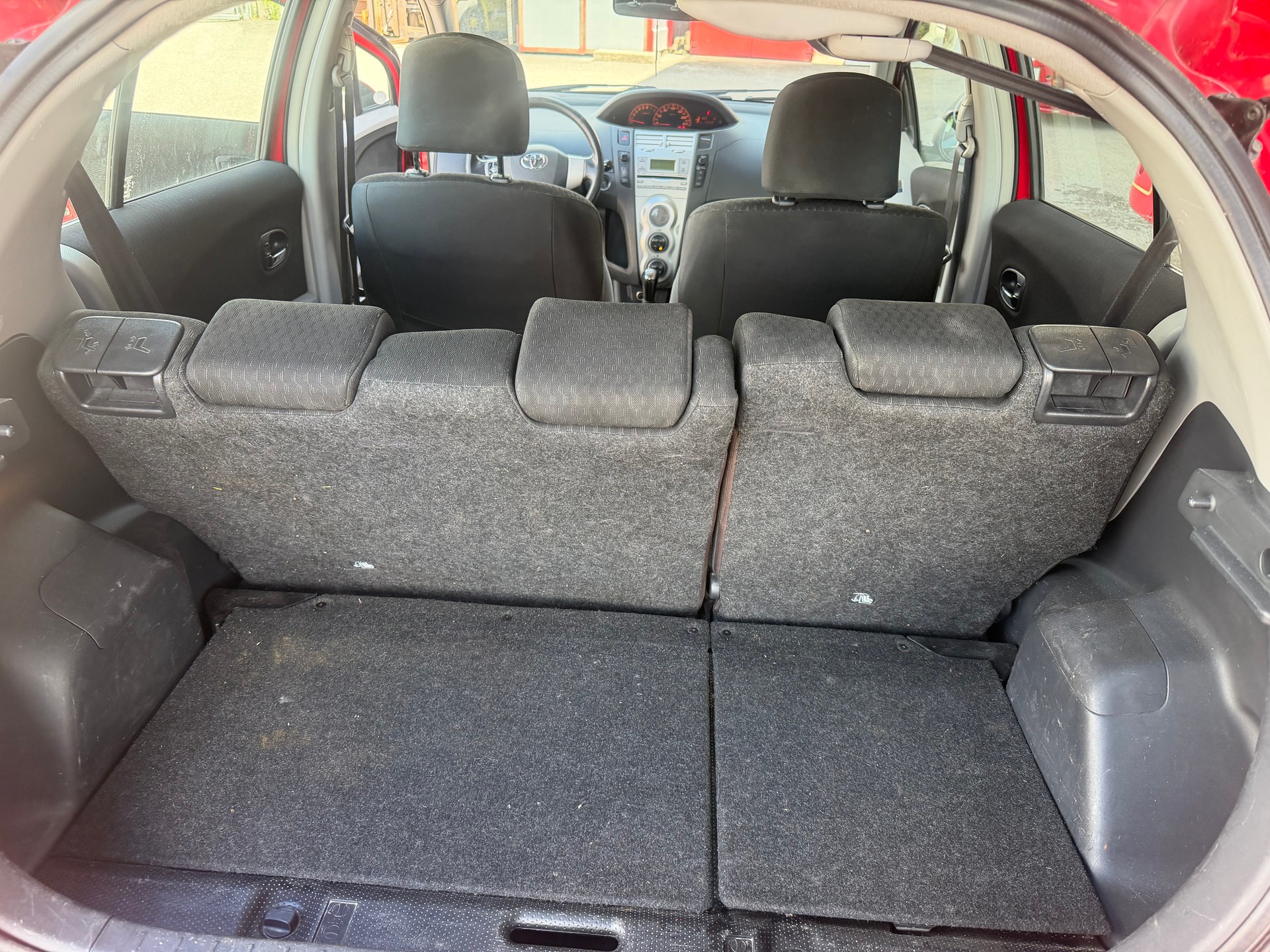 TOYOTA Yaris 1.8 TS-image-9