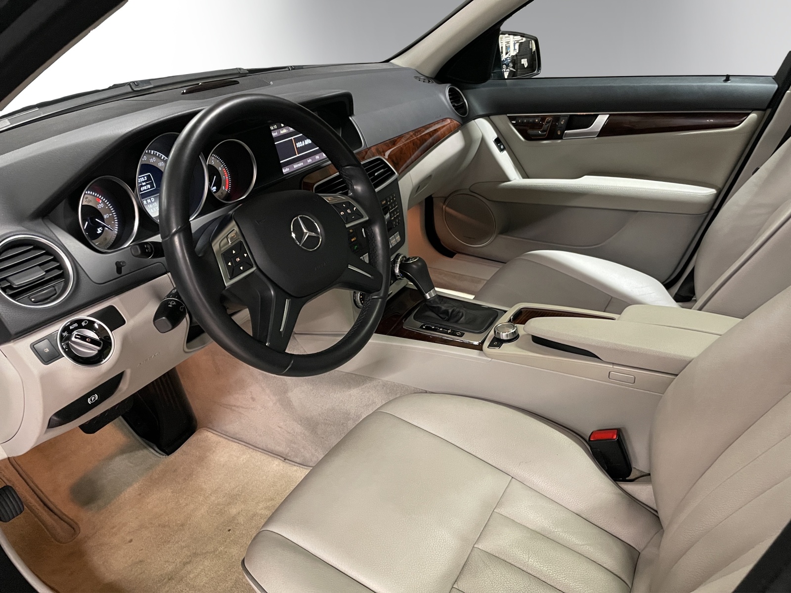 MERCEDES-BENZ C 350 Elégance 4Matic 7G-Tronic-image-6