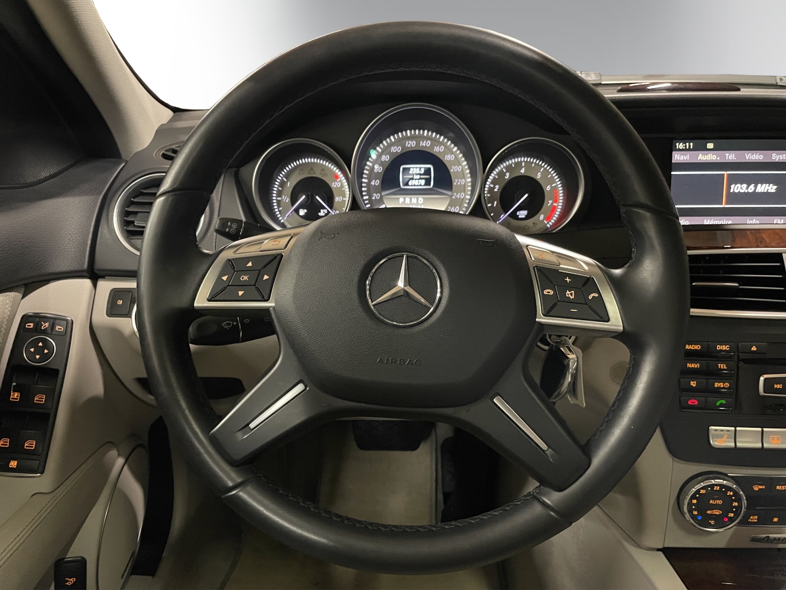 MERCEDES-BENZ C 350 Elégance 4Matic 7G-Tronic-image-12