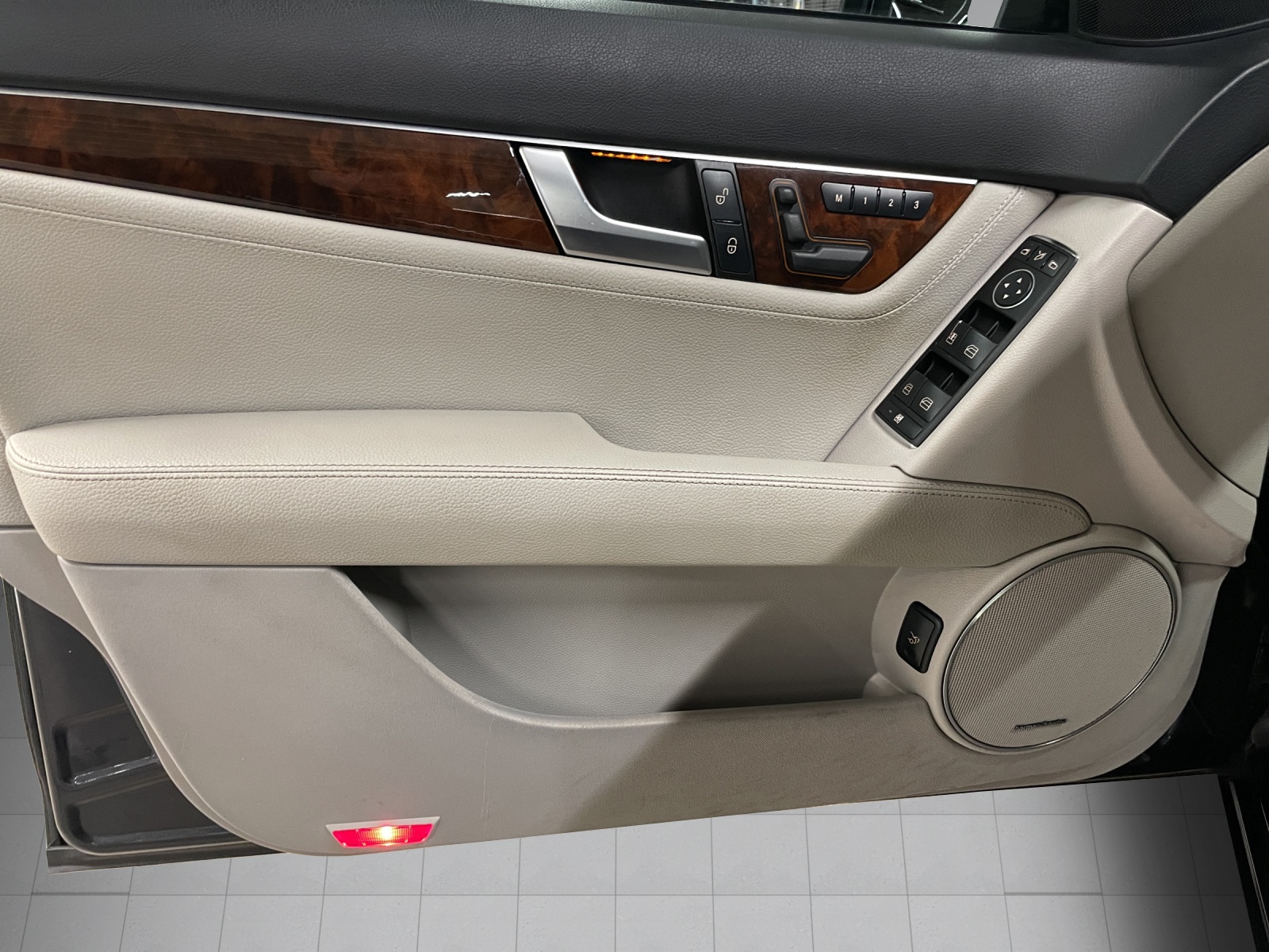 MERCEDES-BENZ C 350 Elégance 4Matic 7G-Tronic-image-7