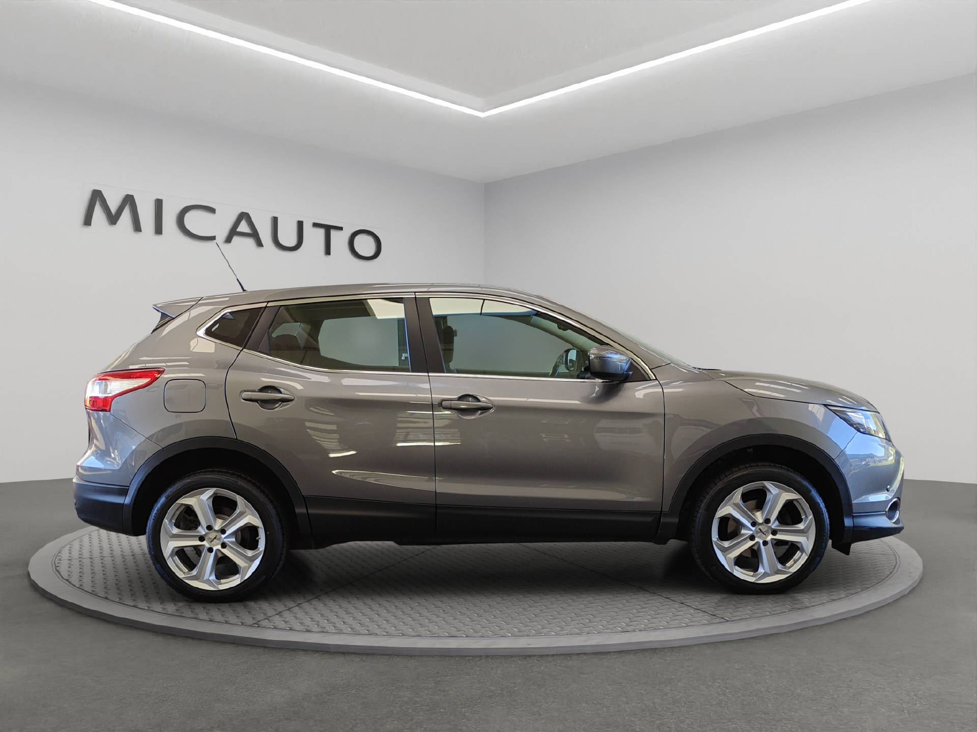 NISSAN Qashqai 1.6 dCi Acenta-image-1