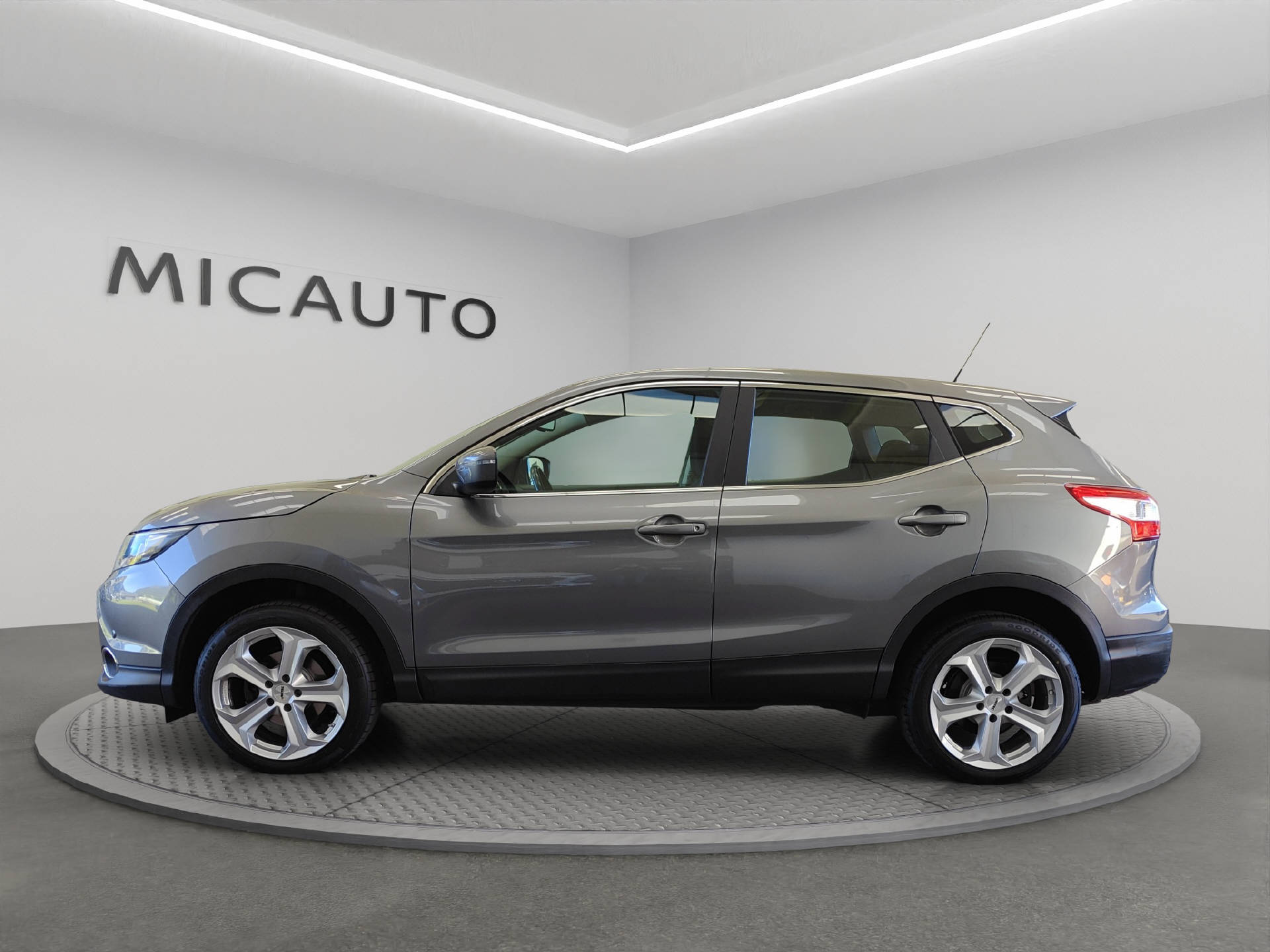 NISSAN Qashqai 1.6 dCi Acenta-image-5