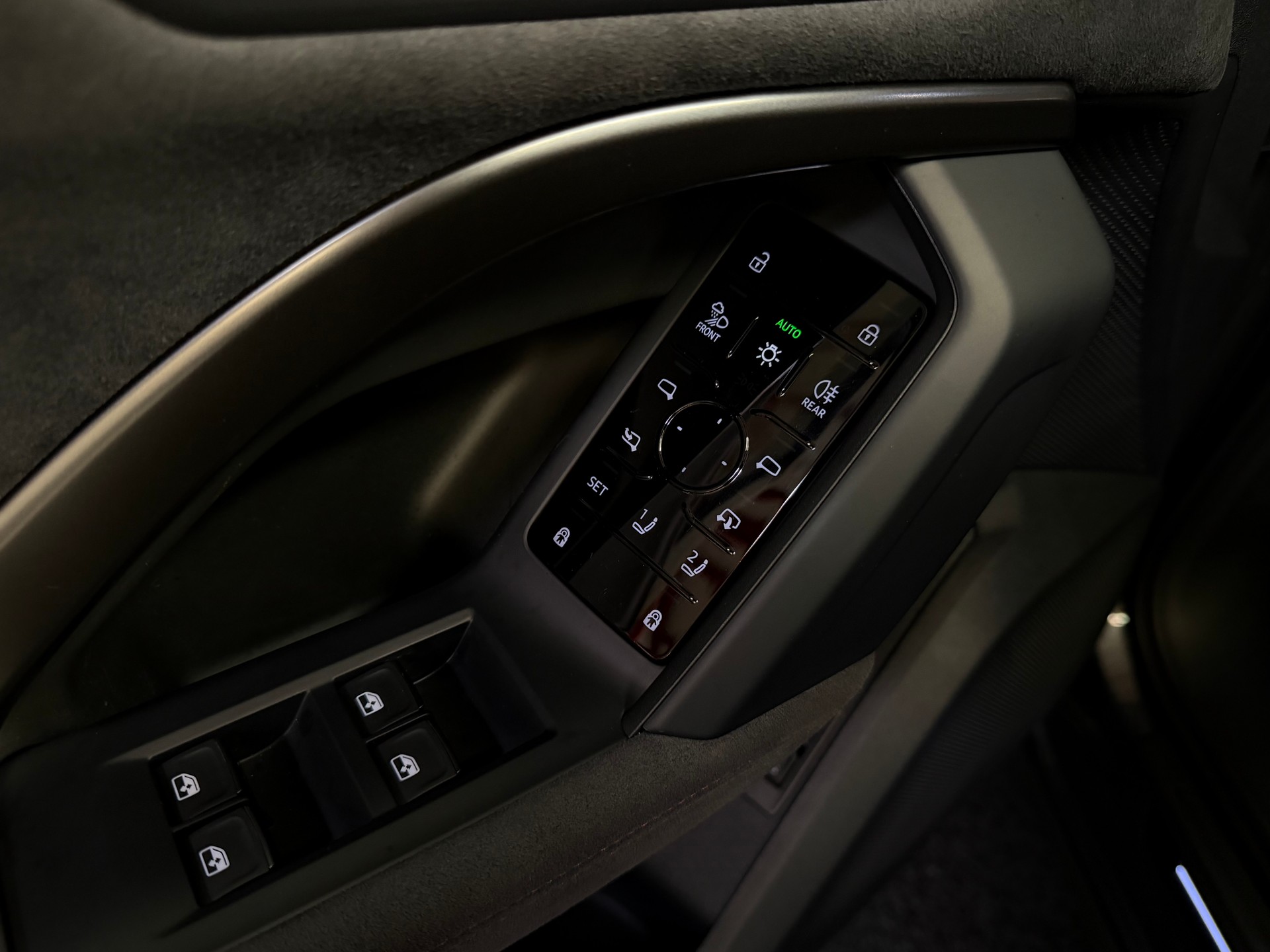 AUDI SQ5 TFSI quattro S-tronic-image-26